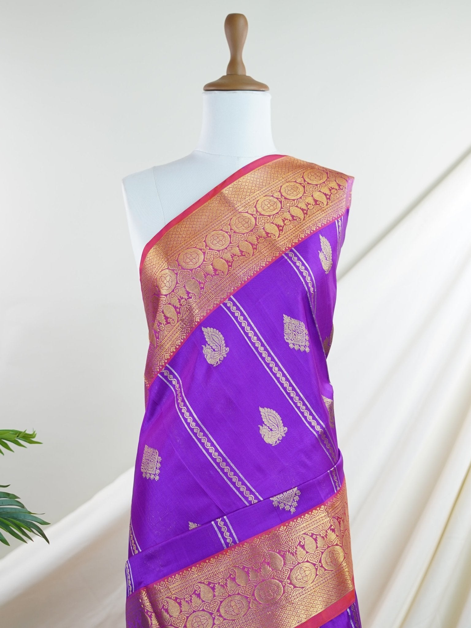 Venkatagiri Silk Purple 100% Pure Silk  - Manoranjitham Weaves - Handloom Store