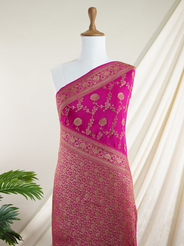 Crepe Woven in the heritage looms of Varanasi, this 100% pure crepe saree comes alive in pink with an all-over gold jaal. The intricate pattern glows softly on the fluid drape, offering a rich yet graceful silhouette. A perfect pick for festive gatherings and timeless celebrations.
#VaranasiCrepe #GoldJaalSaree #PinkElegance #HandloomHeritage #FestiveDrapes Chandrakauns - Manoranjitham Weaves - Handloom Store