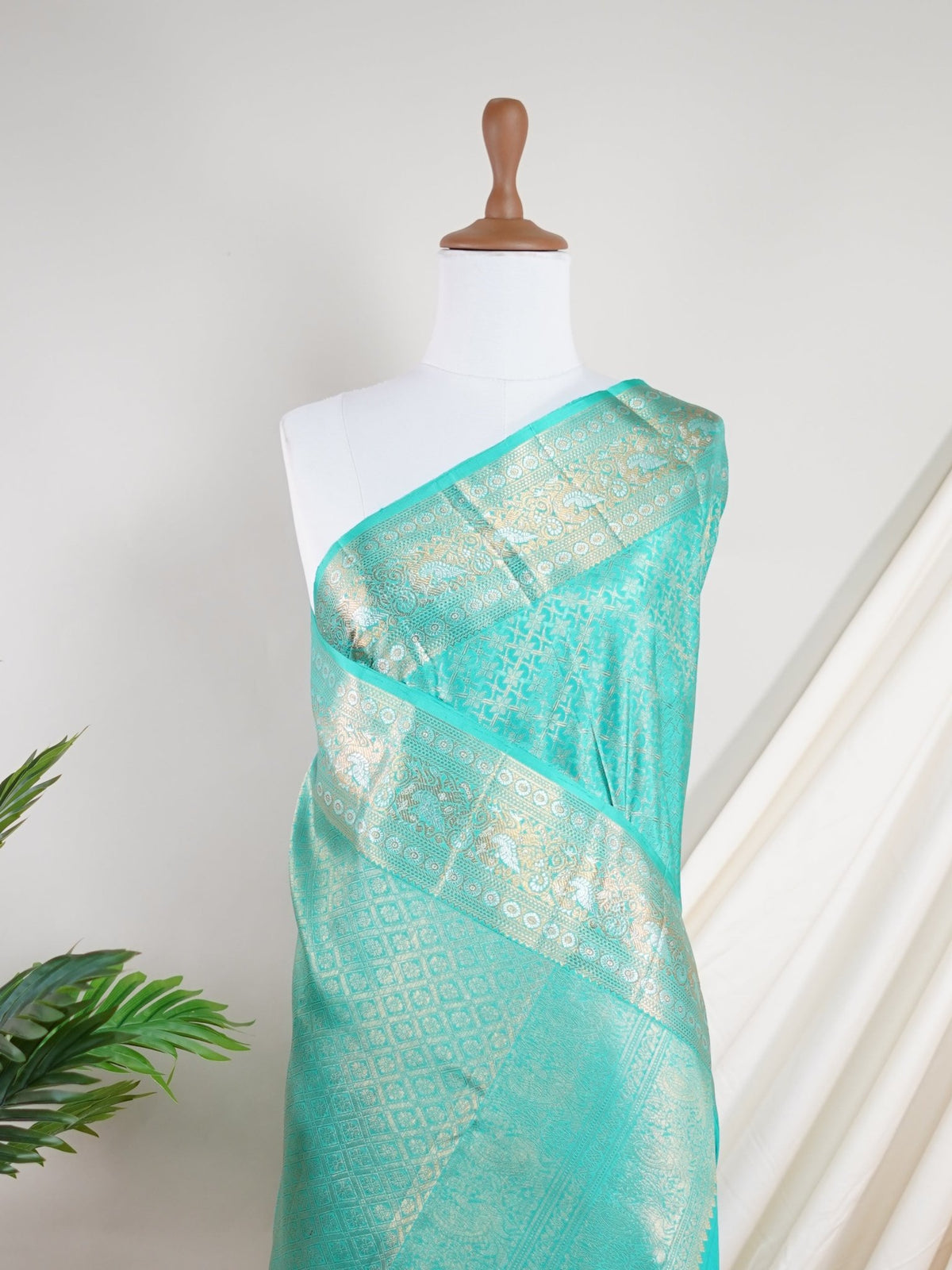 Kanchipuram Silk Cyan 100% Pure Silk  - Manoranjitham Weaves - Handloom Store