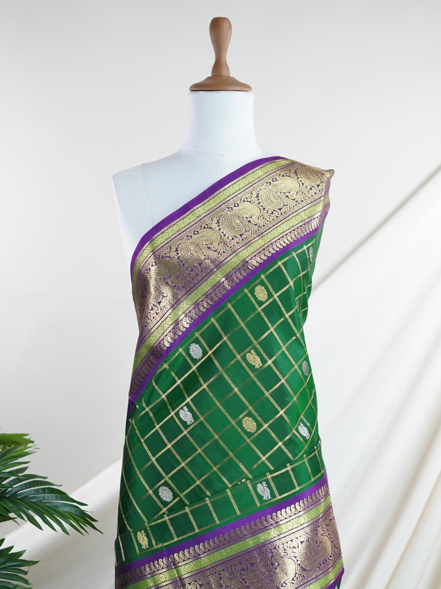 Venkatagiri Silk  100% Pure Silk  - Manoranjitham Weaves - Handloom Store