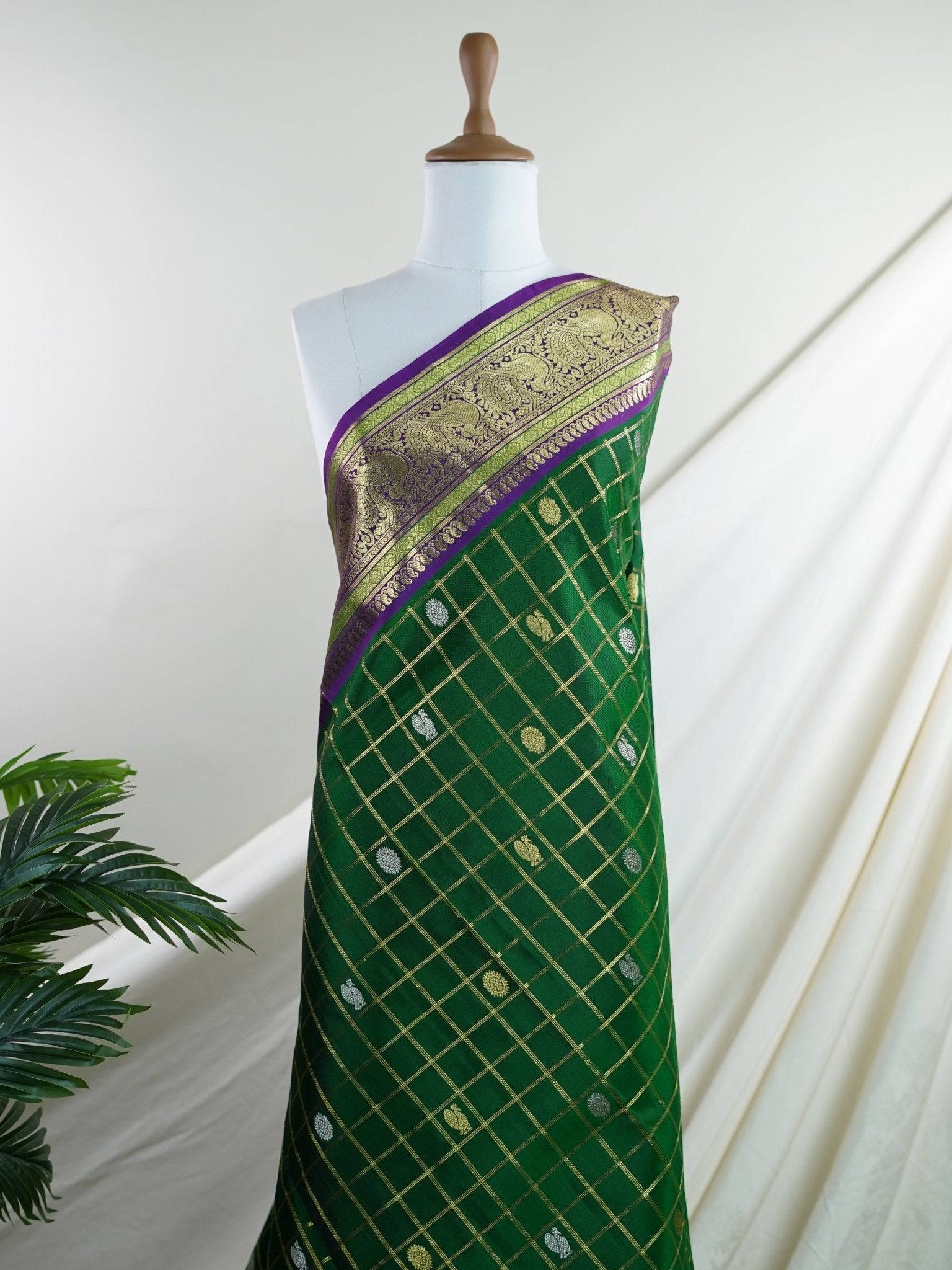 Venkatagiri Silk  100% Pure Silk  - Manoranjitham Weaves - Handloom Store