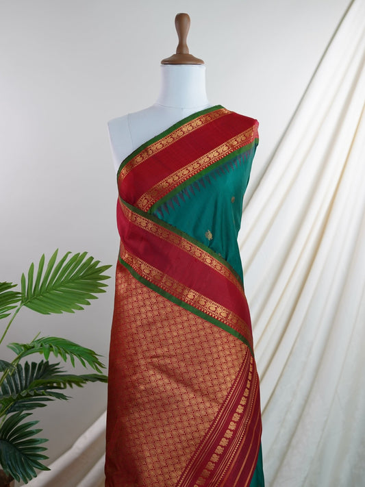 Gadwal Silk Green 100% Pure Silk  - Manoranjitham Weaves - Handloom Store