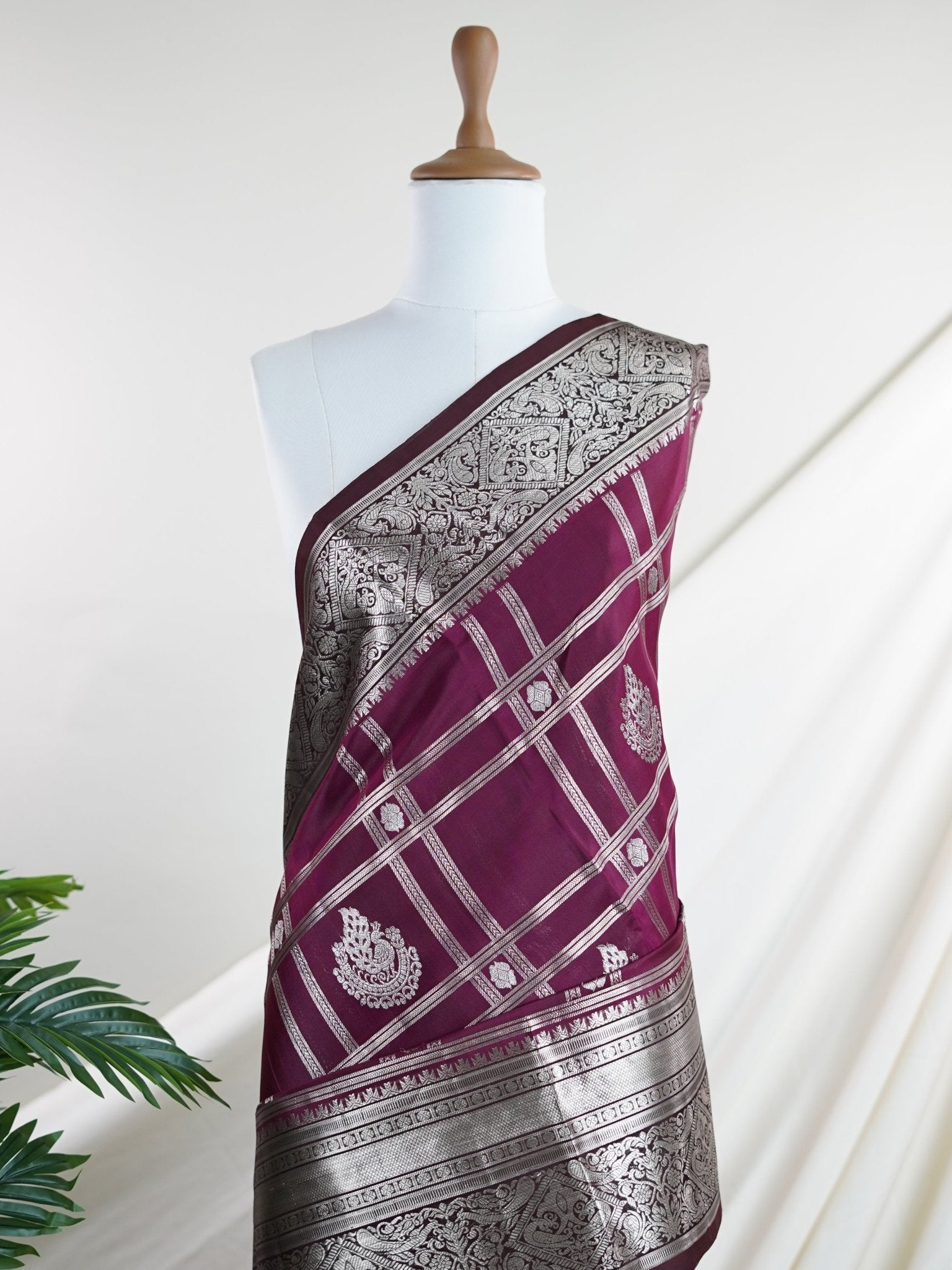 Venkatagiri Silk  100% Pure Silk  - Manoranjitham Weaves - Handloom Store