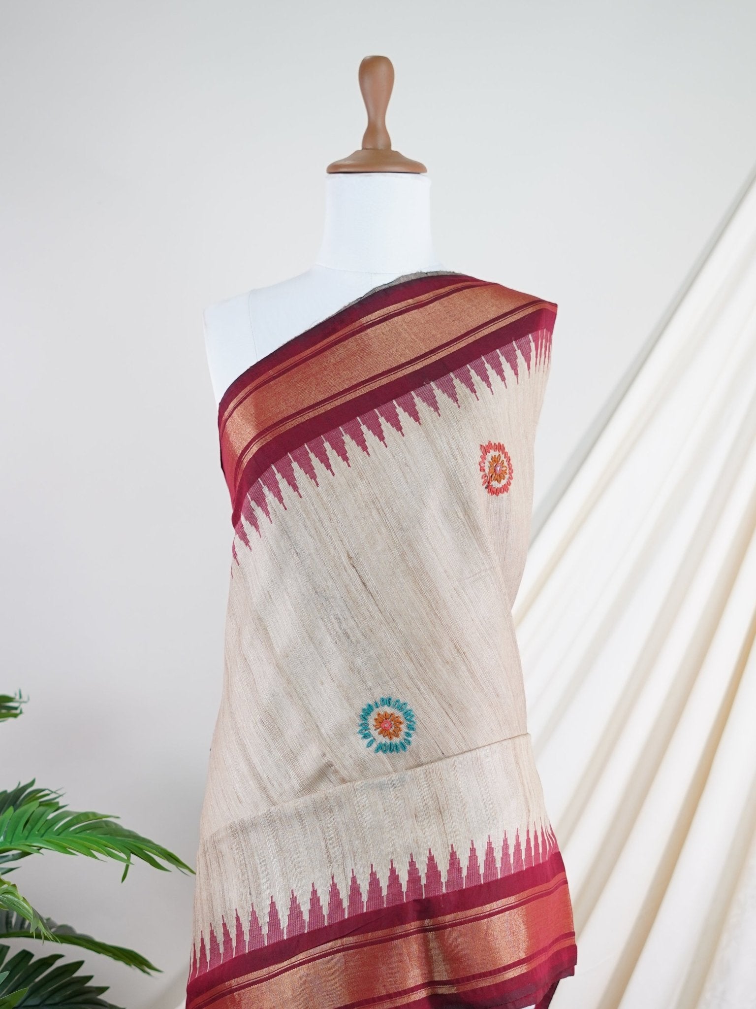 Tussars Cream 100% Pure Tussar - Manoranjitham Weaves - Handloom Store