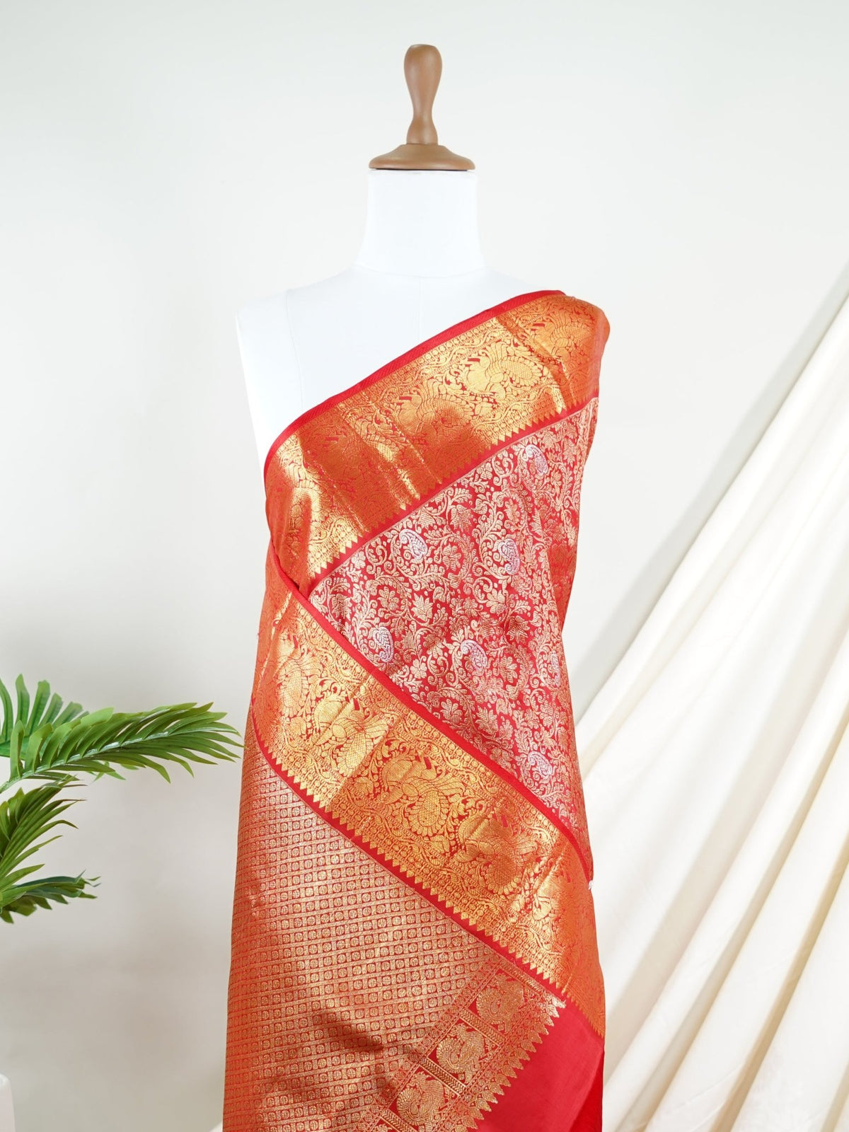 Kanchipuram Silk Dark Orange 100% Pure Silk  - Manoranjitham Weaves - Handloom Store