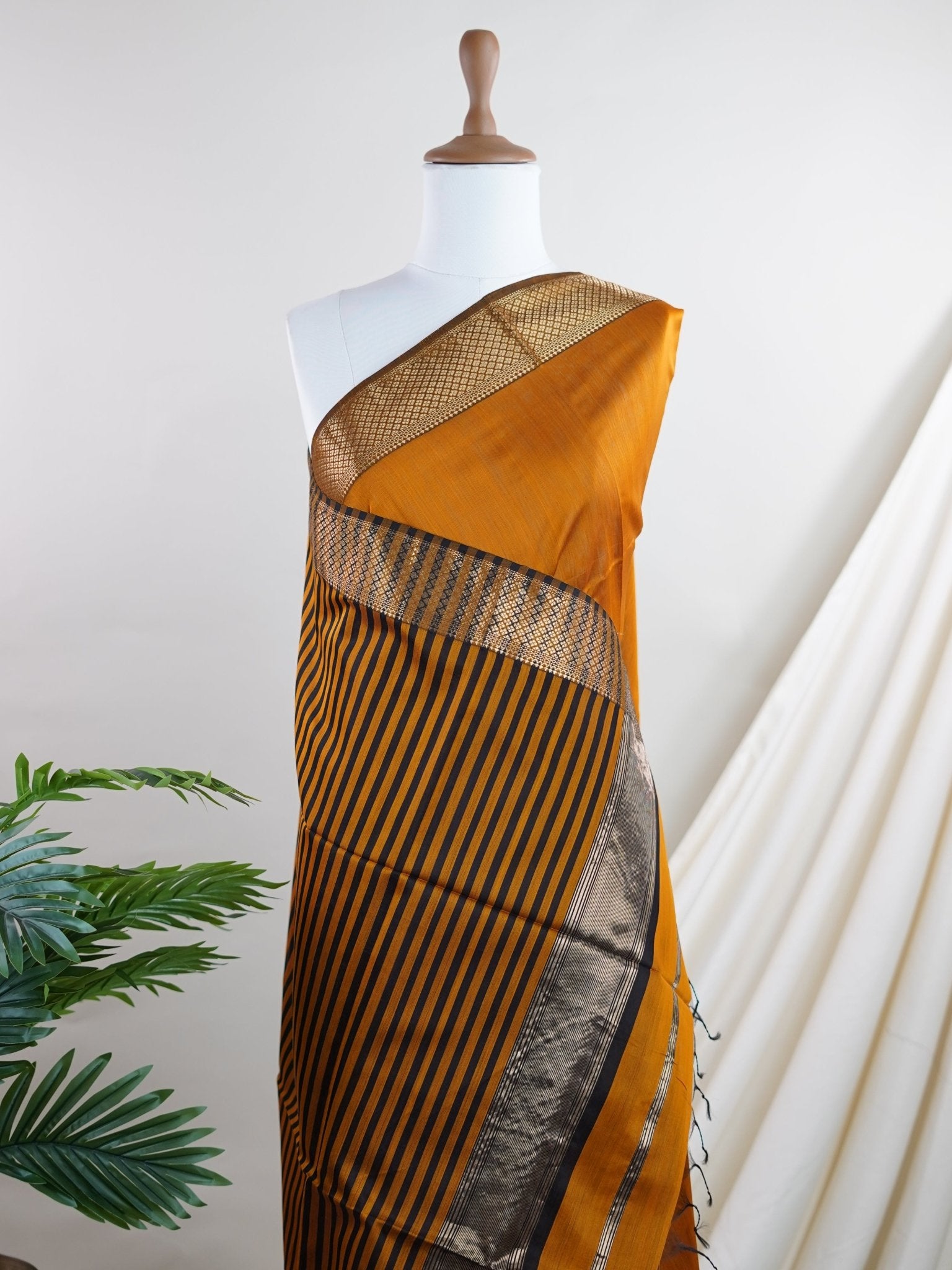 Maheshwari Golden Brown Semi Silk - Manoranjitham Weaves - Handloom Store