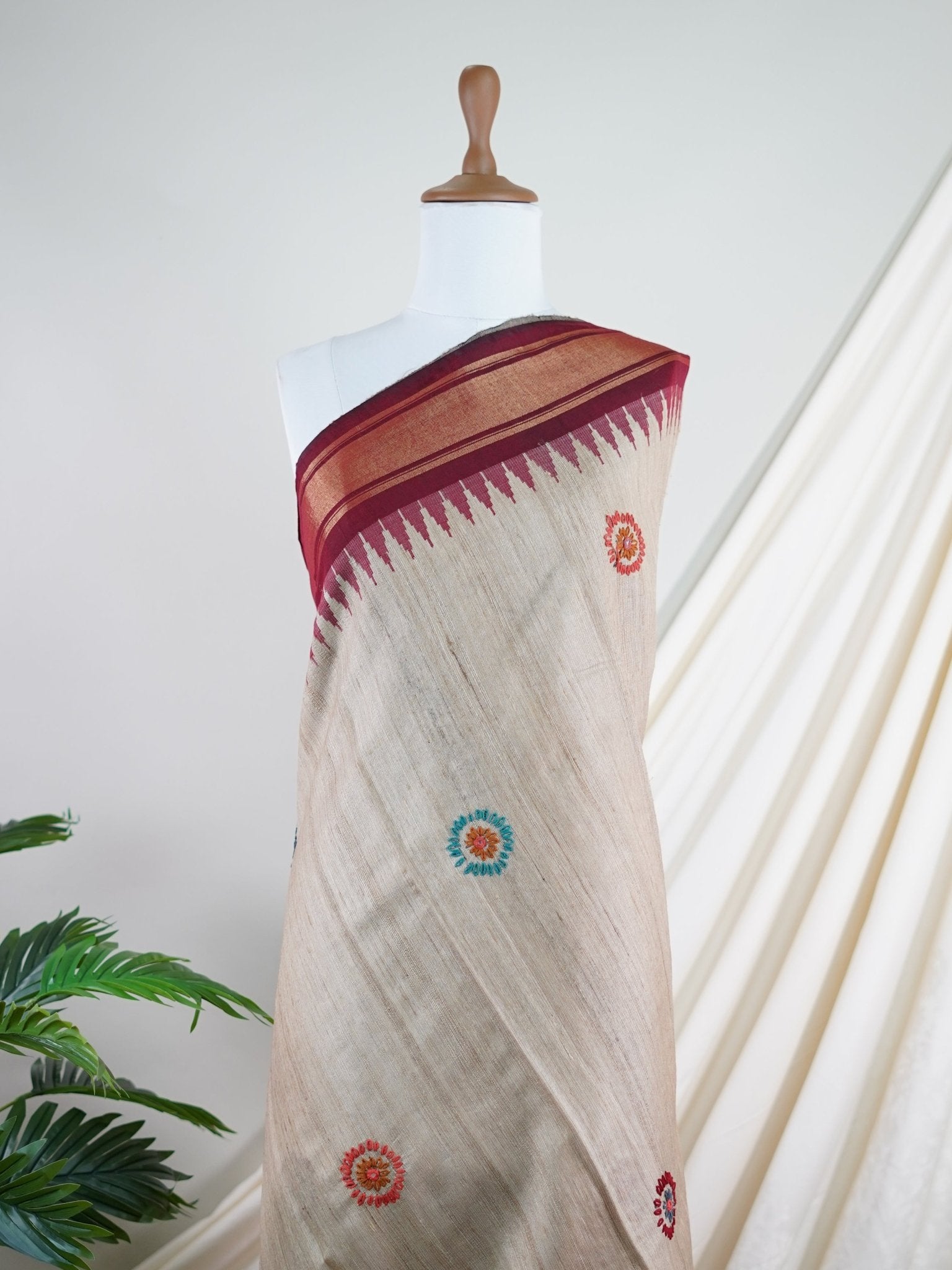 Tussars Cream 100% Pure Tussar - Manoranjitham Weaves - Handloom Store