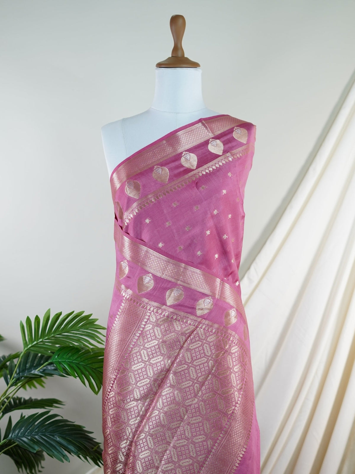 Chiniya Silk Pink 100% Pure Katan Soft Silk - Manoranjitham Weaves - Handloom Store