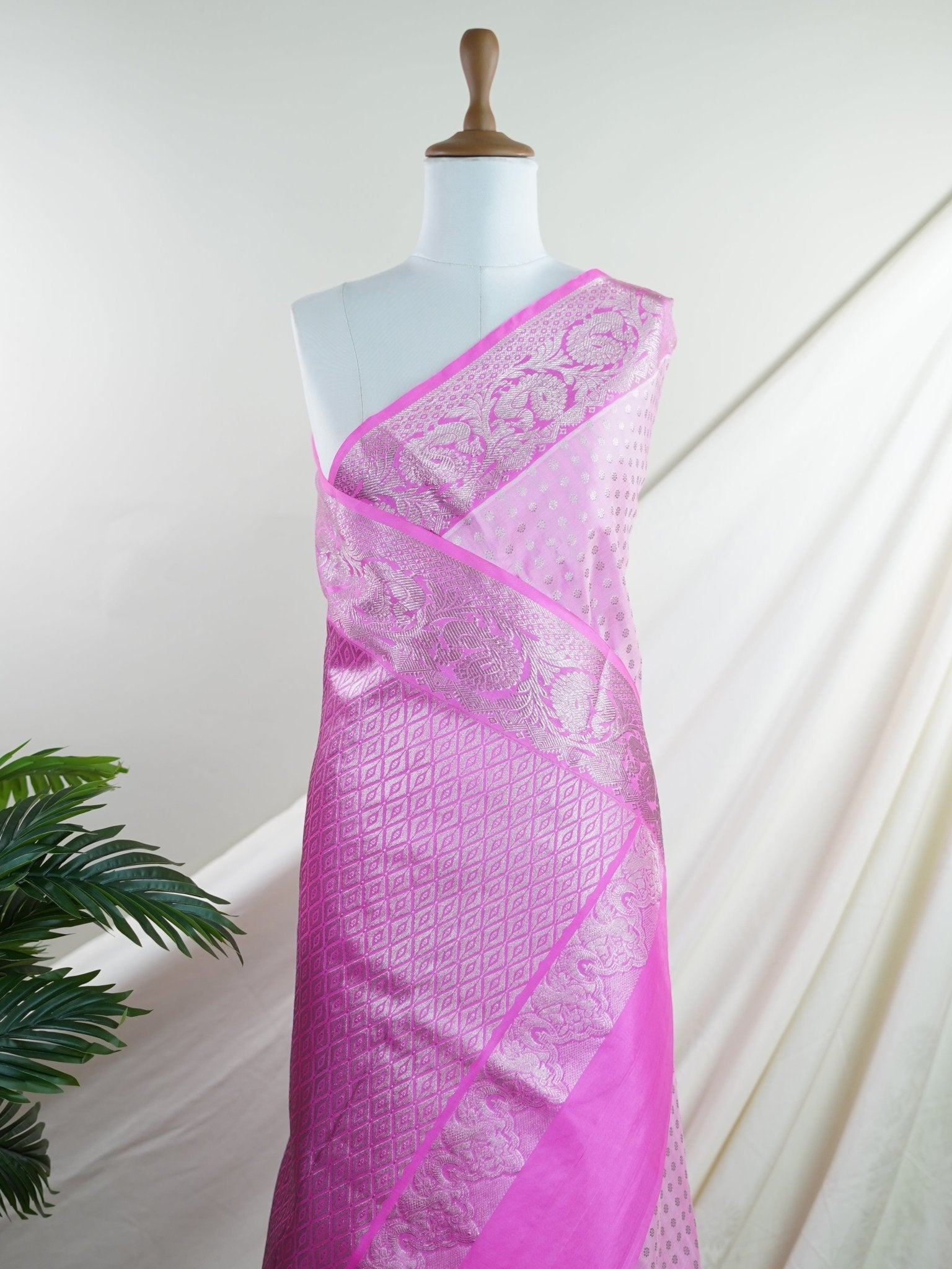 Venkatagiri Silk  100% Pure Silk  - Manoranjitham Weaves - Handloom Store