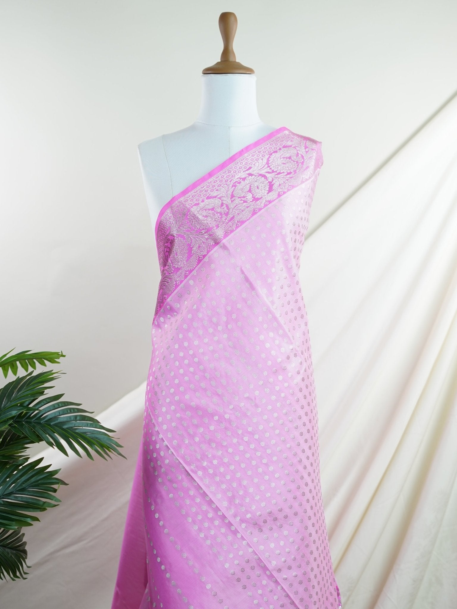 Venkatagiri Silk  100% Pure Silk  - Manoranjitham Weaves - Handloom Store