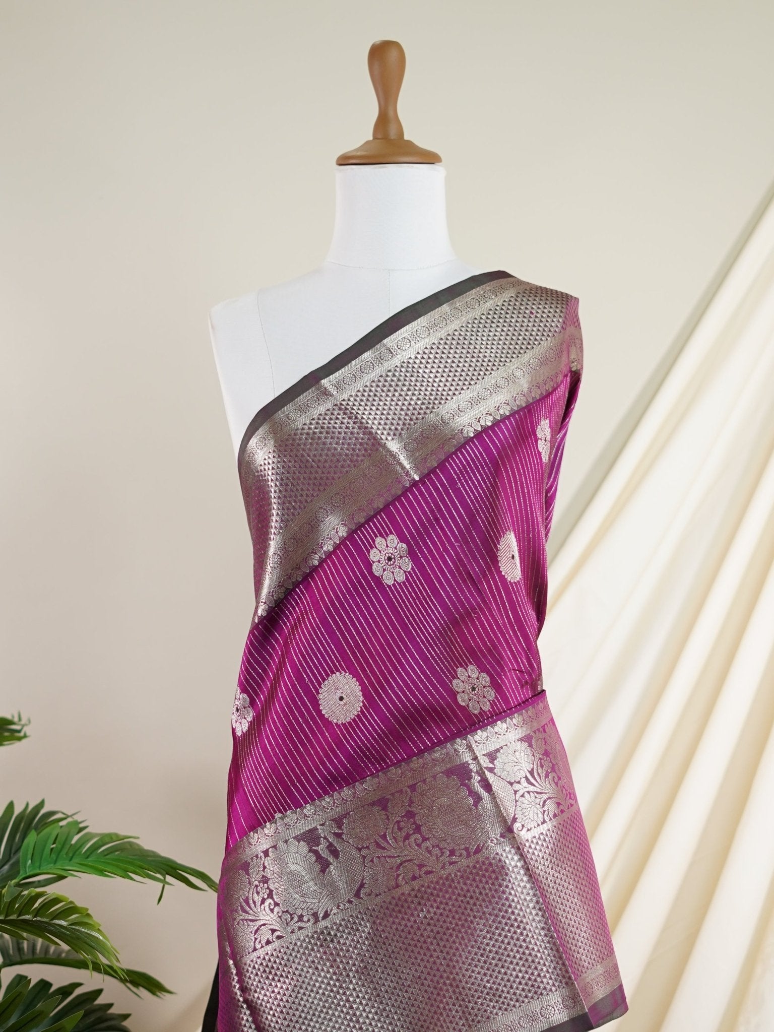 Venkatagiri Silk Maroon 100% Pure Silk  - Manoranjitham Weaves - Handloom Store