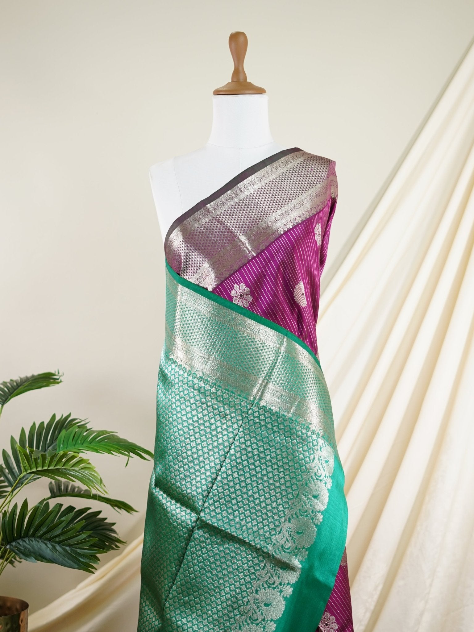 Venkatagiri Silk Maroon 100% Pure Silk  - Manoranjitham Weaves - Handloom Store