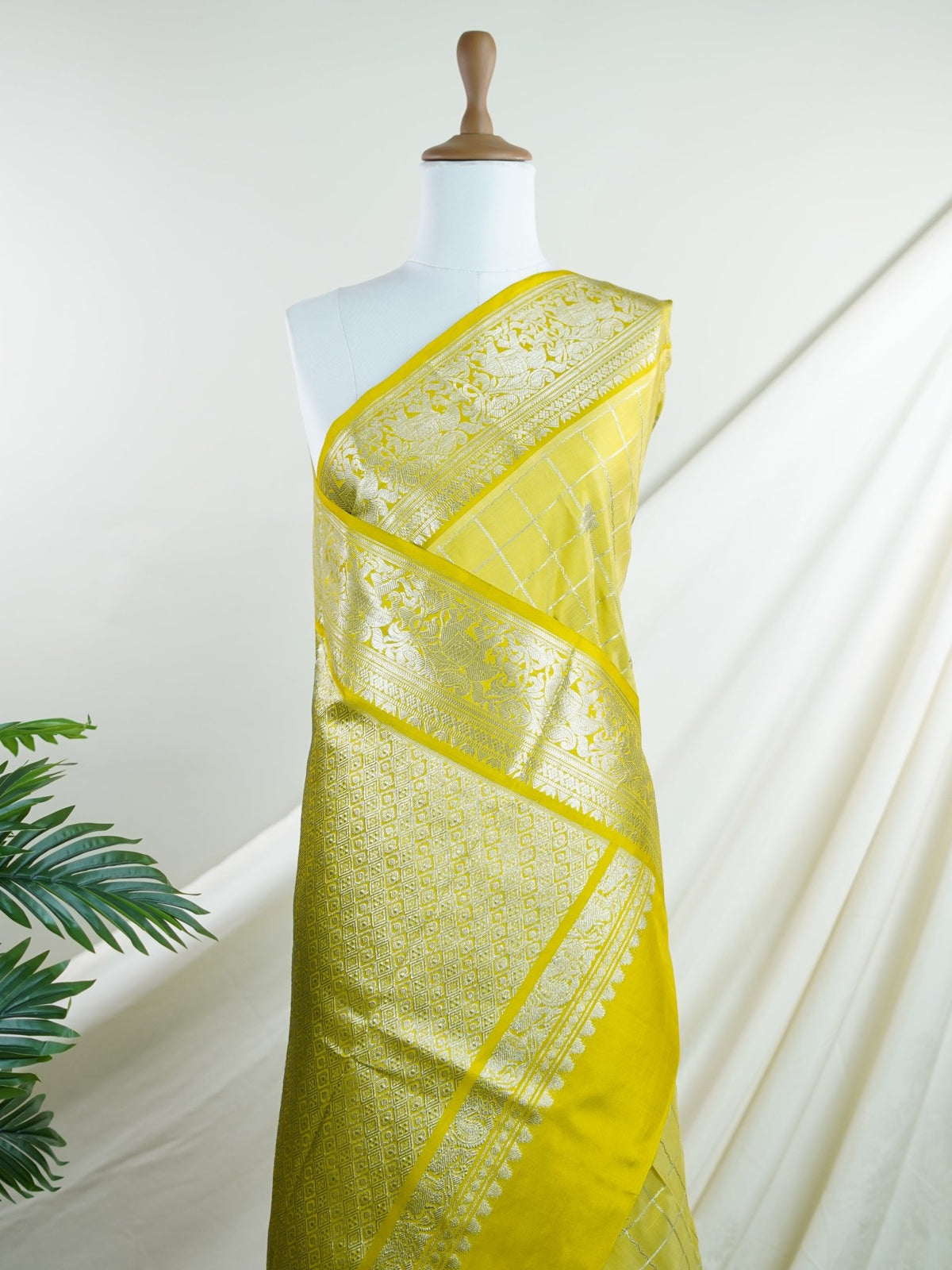 Venkatagiri Silk  100% Pure Silk  - Manoranjitham Weaves - Handloom Store