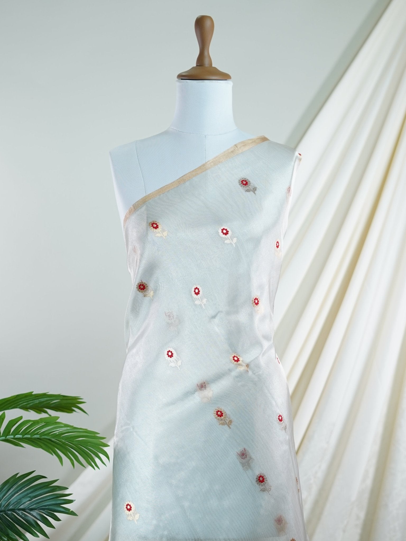 Tissue Silver 100% Pure Tissue - Manoranjitham Weaves - Handloom Store