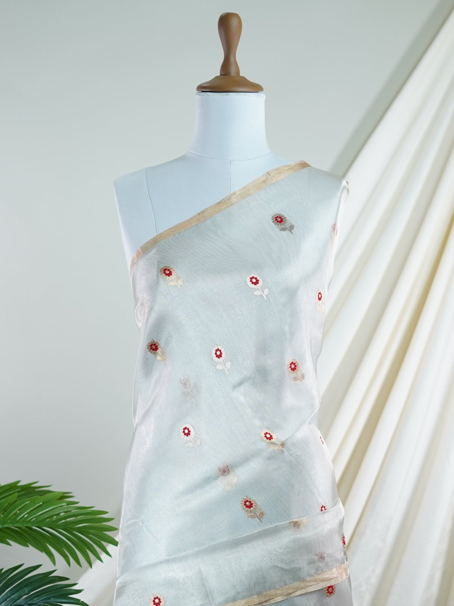 Tissue Silver 100% Pure Tissue - Manoranjitham Weaves - Handloom Store