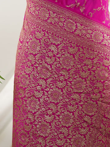 Crepe Woven in the heritage looms of Varanasi, this 100% pure crepe saree comes alive in pink with an all-over gold jaal. The intricate pattern glows softly on the fluid drape, offering a rich yet graceful silhouette. A perfect pick for festive gatherings and timeless celebrations.br
#VaranasiCrepe #GoldJaalSaree #PinkElegance #HandloomHeritage #FestiveDrapes Gorakh Kalyan - Pink Pure Banarasi Silk Saree | Full Jaal Zari - Manoranjitham Weaves - Handloom Store