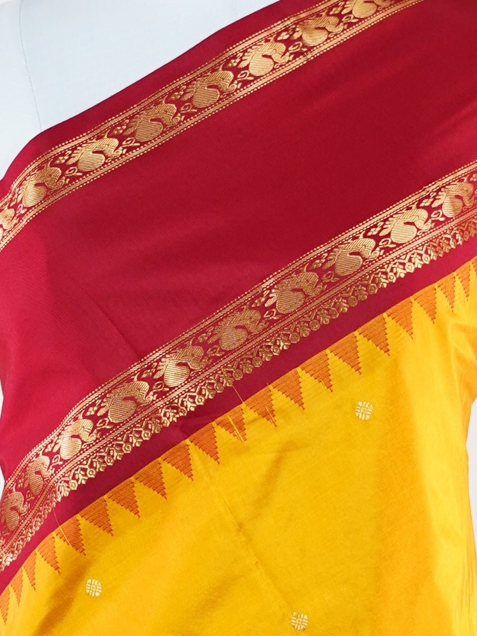 Narayanpet Mustard Orange 100% Pure Silk  - Manoranjitham Weaves - Handloom Store