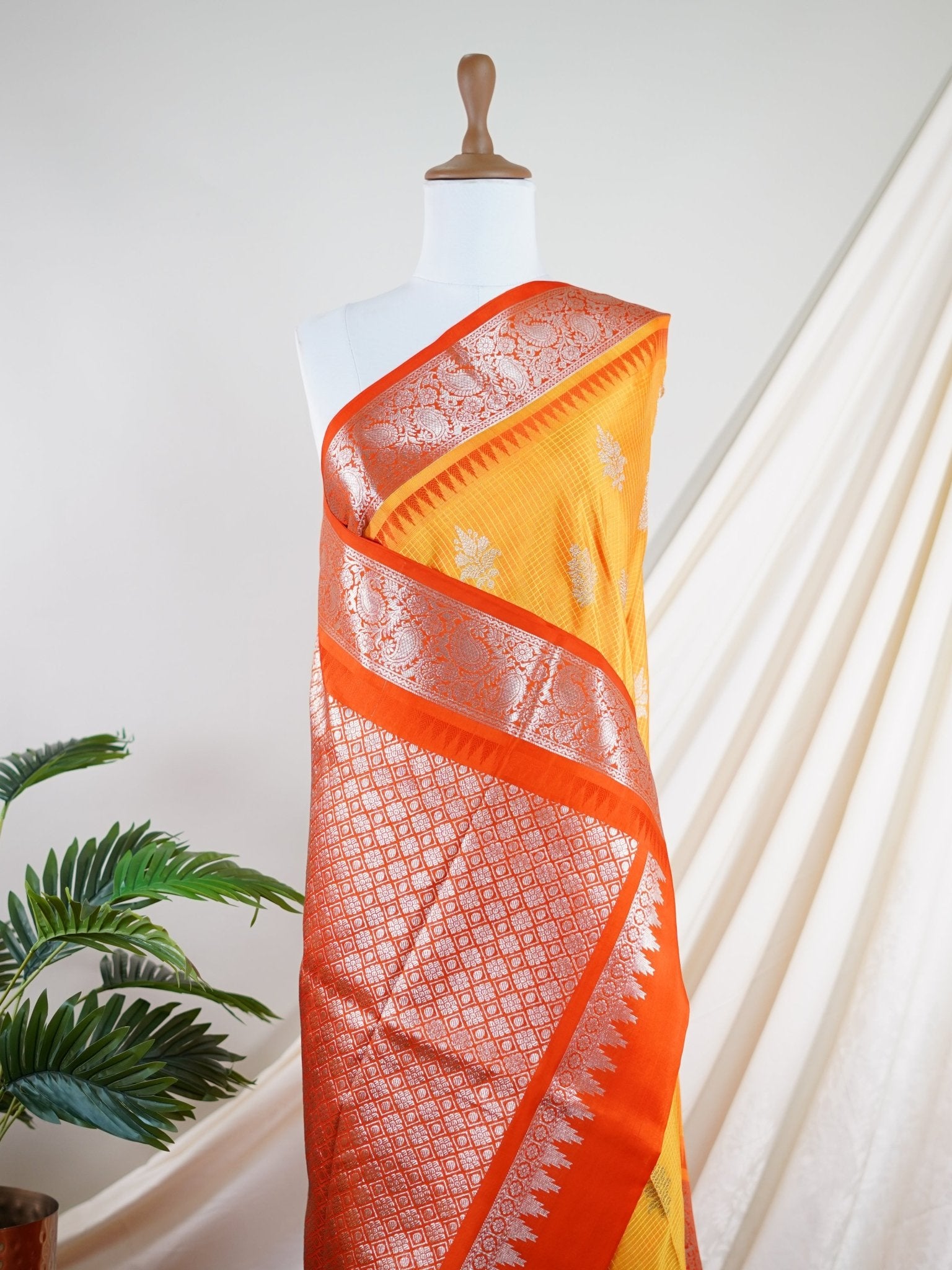 Venkatagiri Silk Orange 100% Pure Silk  - Manoranjitham Weaves - Handloom Store