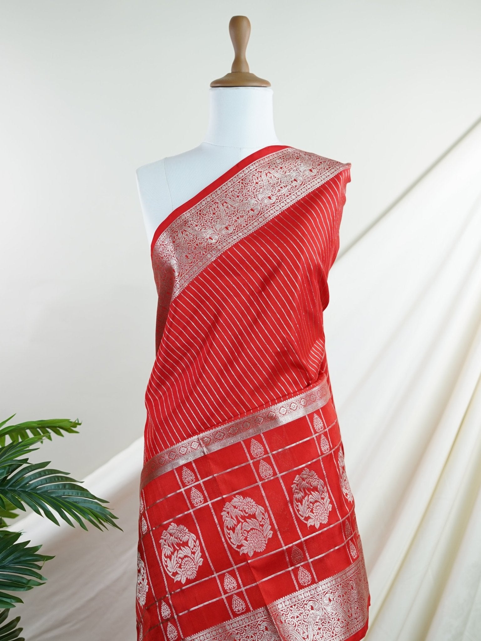 Venkatagiri Silk  100% Pure Silk  - Manoranjitham Weaves - Handloom Store