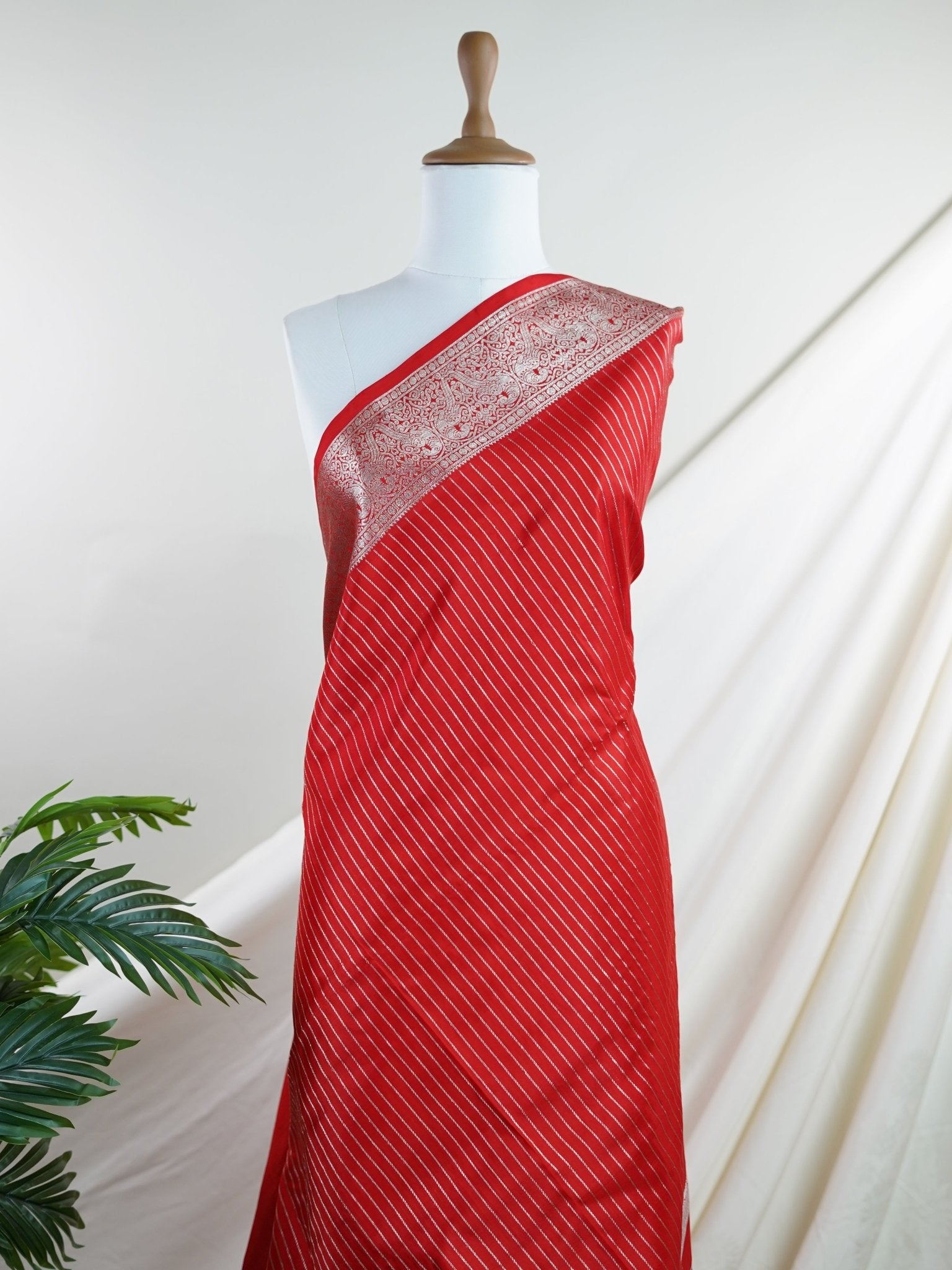 Venkatagiri Silk  100% Pure Silk  - Manoranjitham Weaves - Handloom Store