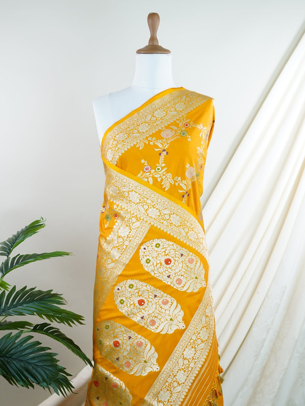 Katan Yellow Katan Semi Silk - Manoranjitham Weaves - Handloom Store