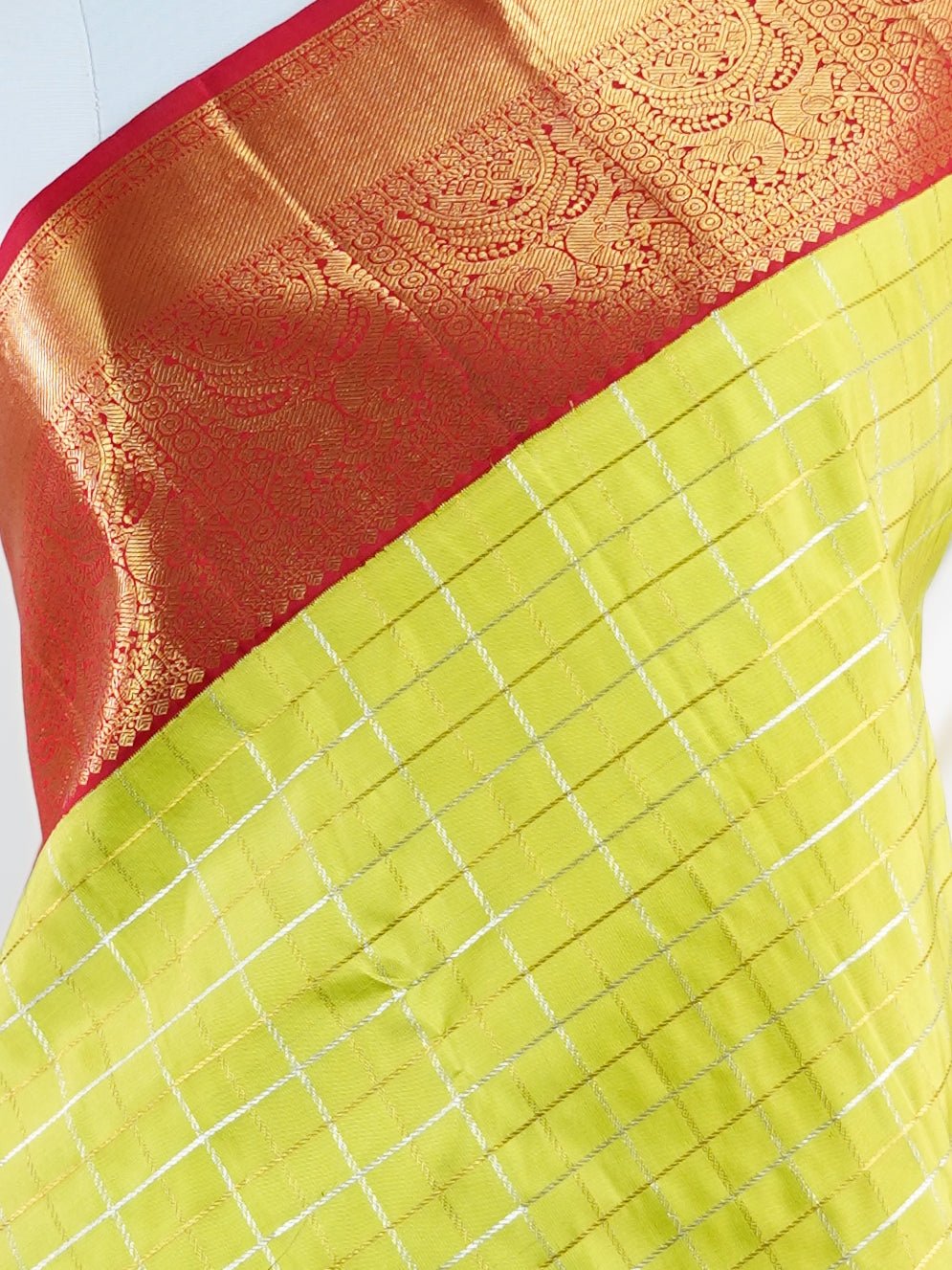 Kanchipuram Silk Green 100% Pure Silk  - Manoranjitham Weaves - Handloom Store