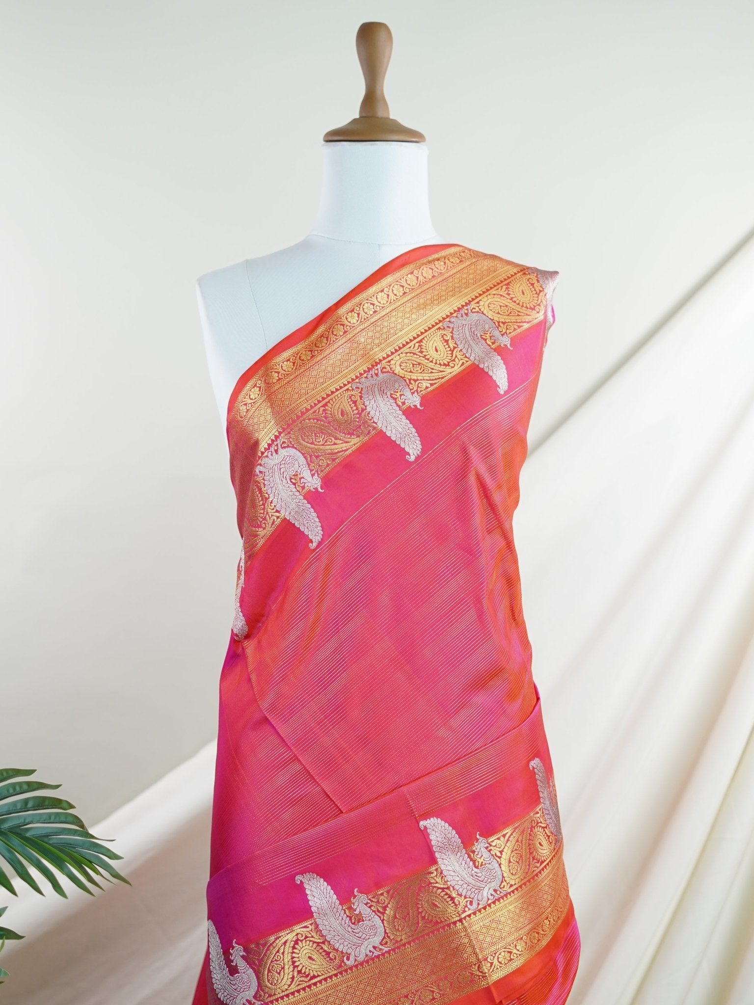 Venkatagiri Silk  100% Pure Silk  - Manoranjitham Weaves - Handloom Store