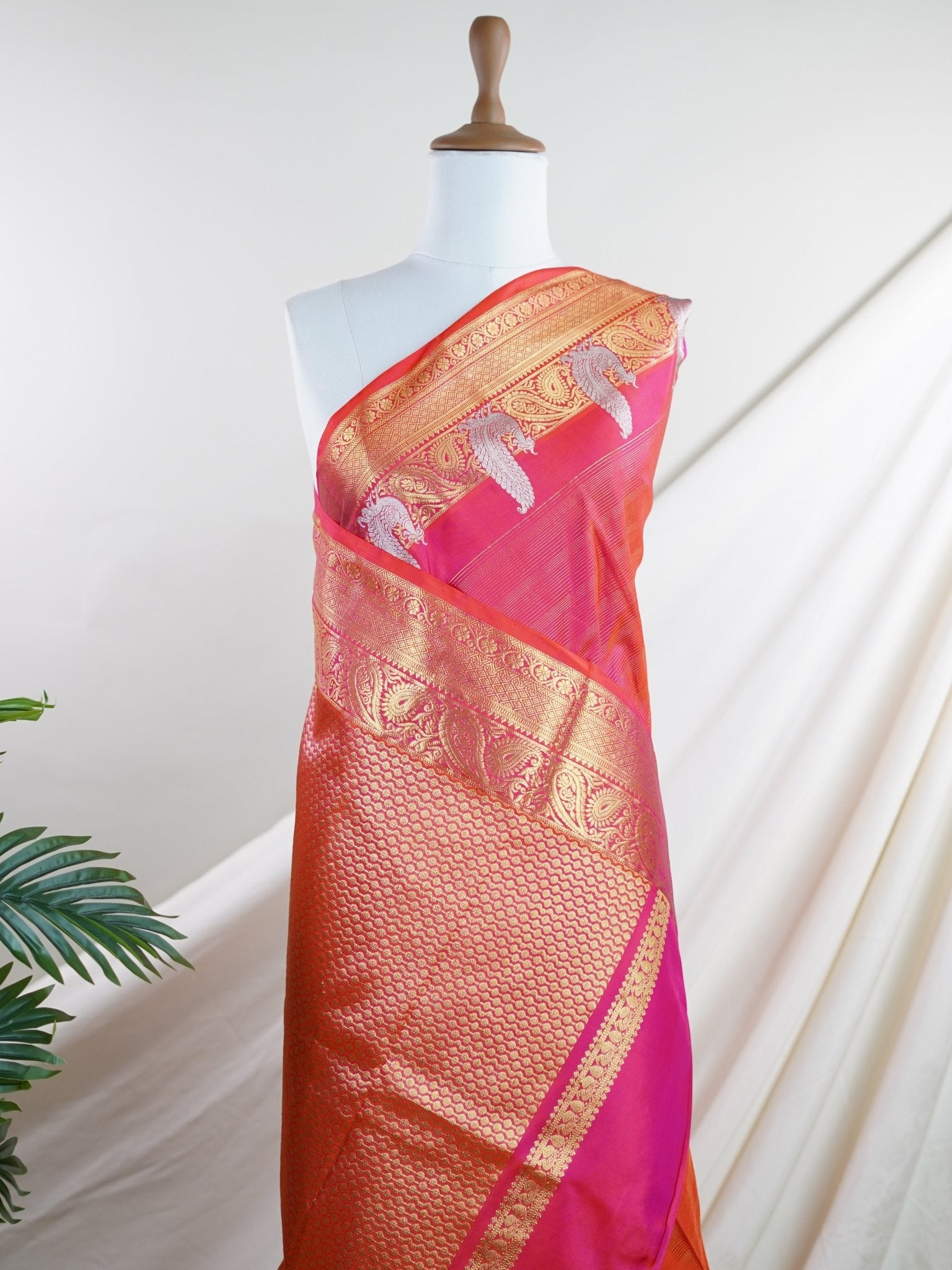 Venkatagiri Silk  100% Pure Silk  - Manoranjitham Weaves - Handloom Store