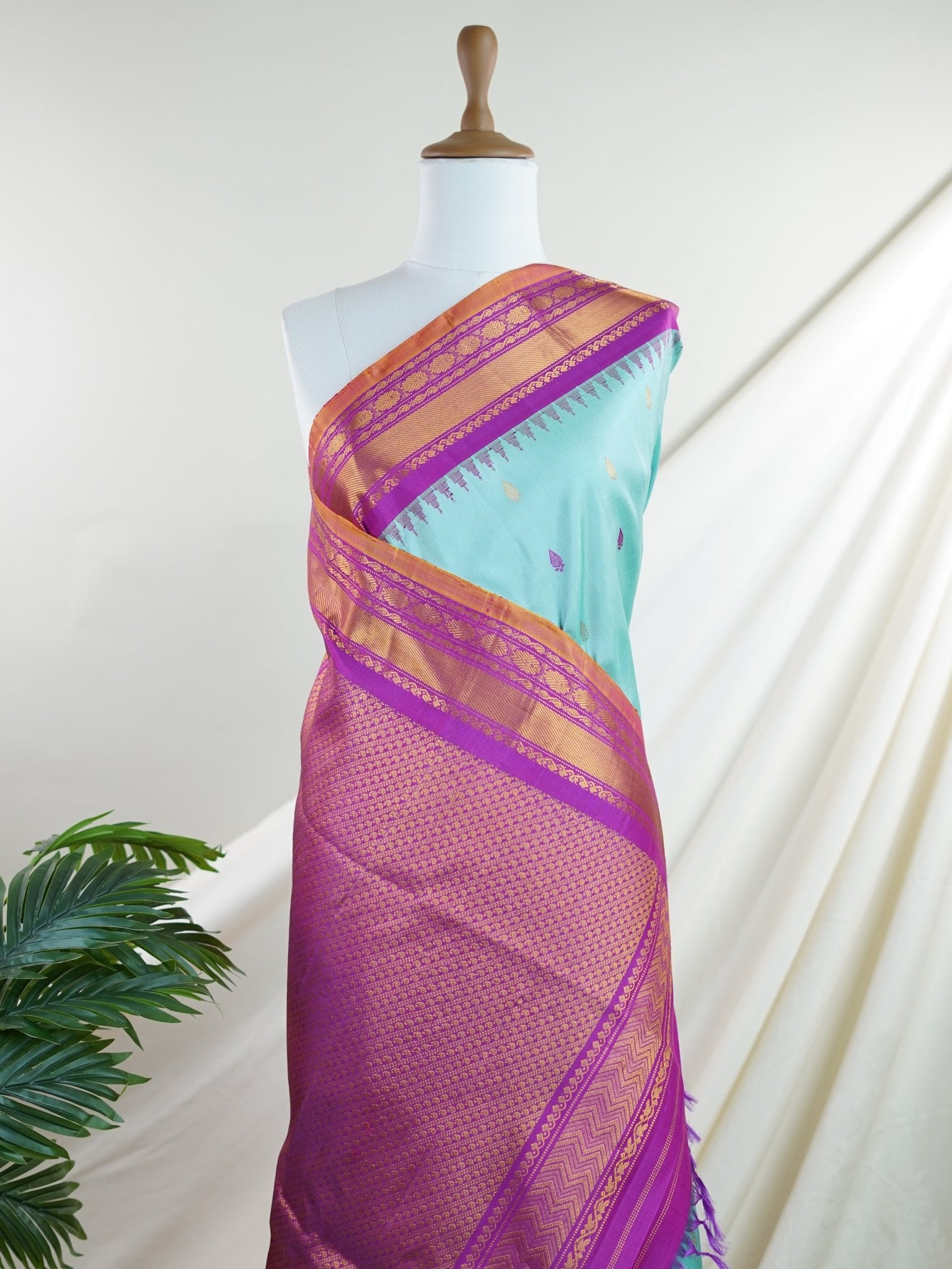 Gadwal Silk  100% Pure Silk  - Manoranjitham Weaves - Handloom Store