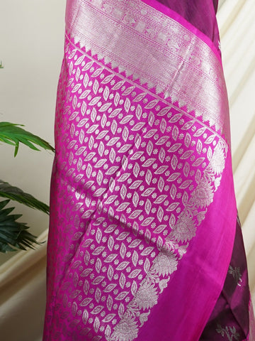Venkatagiri Silk This 100% Pure Silk  silk saree, adorned in Maroon Pink and detailed with Pure Zari weaving, reflects the grandeur of Venkatagiri. The timeless Buttis motifs enhance its bridal charm. A perfect blend of luxury and tradition, it is designed for those who appreciate fine craftsmanship. Jaunpuri - Manoranjitham Weaves - Handloom Store