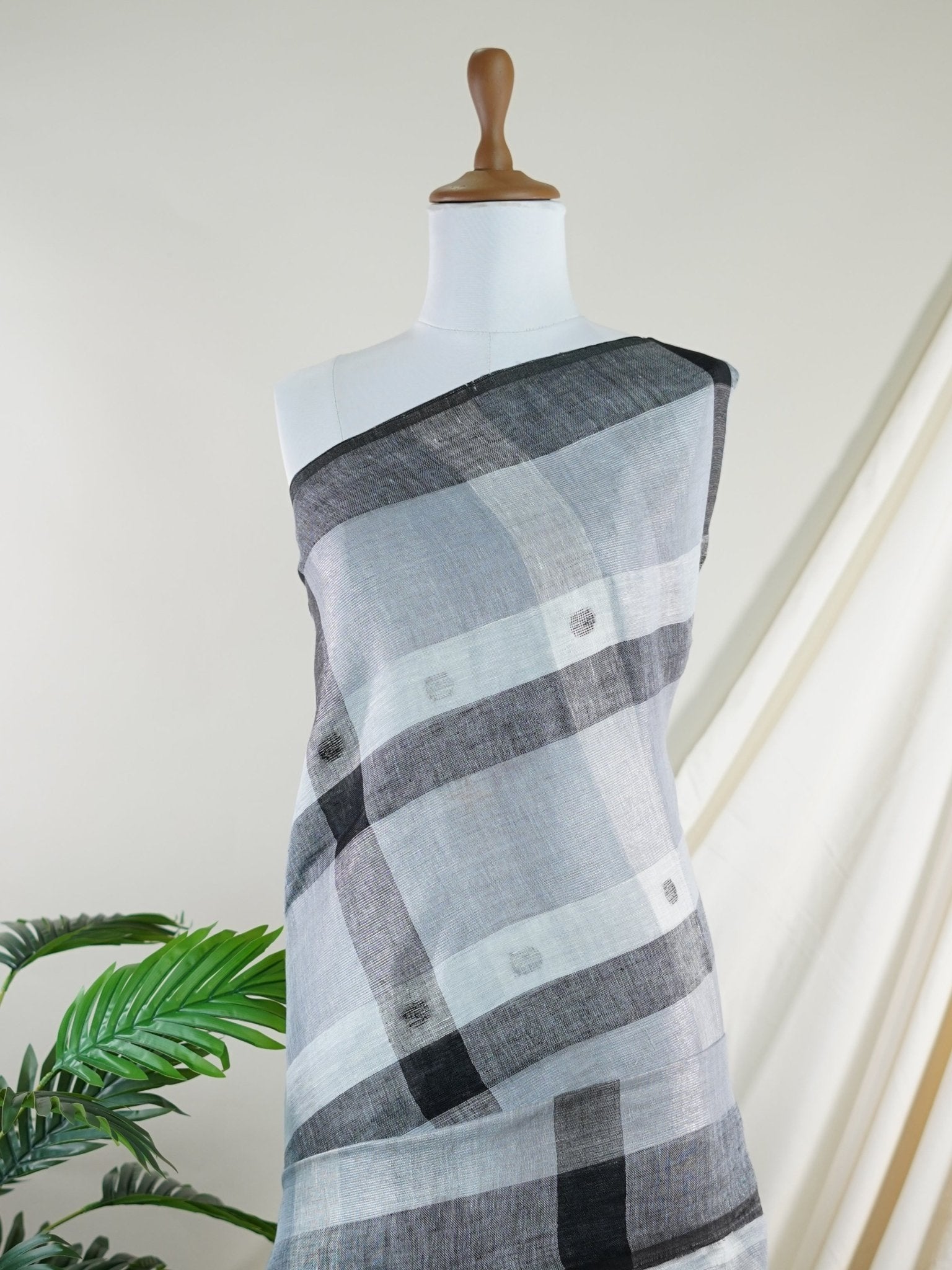 Linen Black 100% Pure Linen - Manoranjitham Weaves - Handloom Store