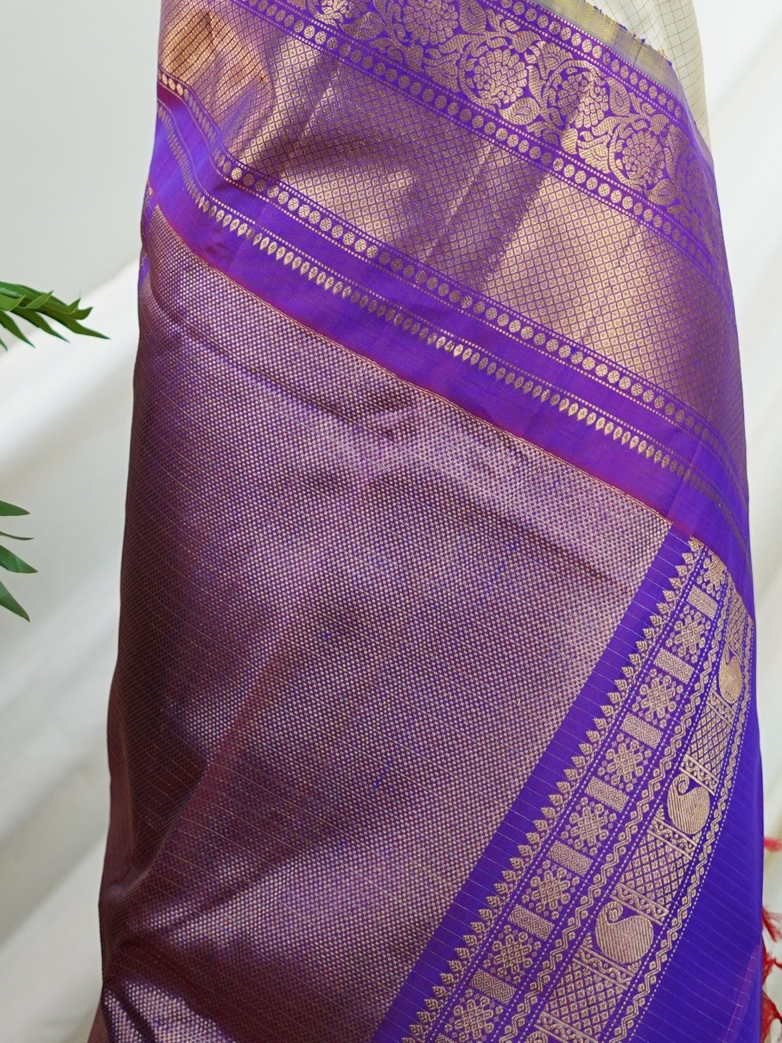 Gadwal Silk Ivory 100% Pure Silk  - Manoranjitham Weaves - Handloom Store