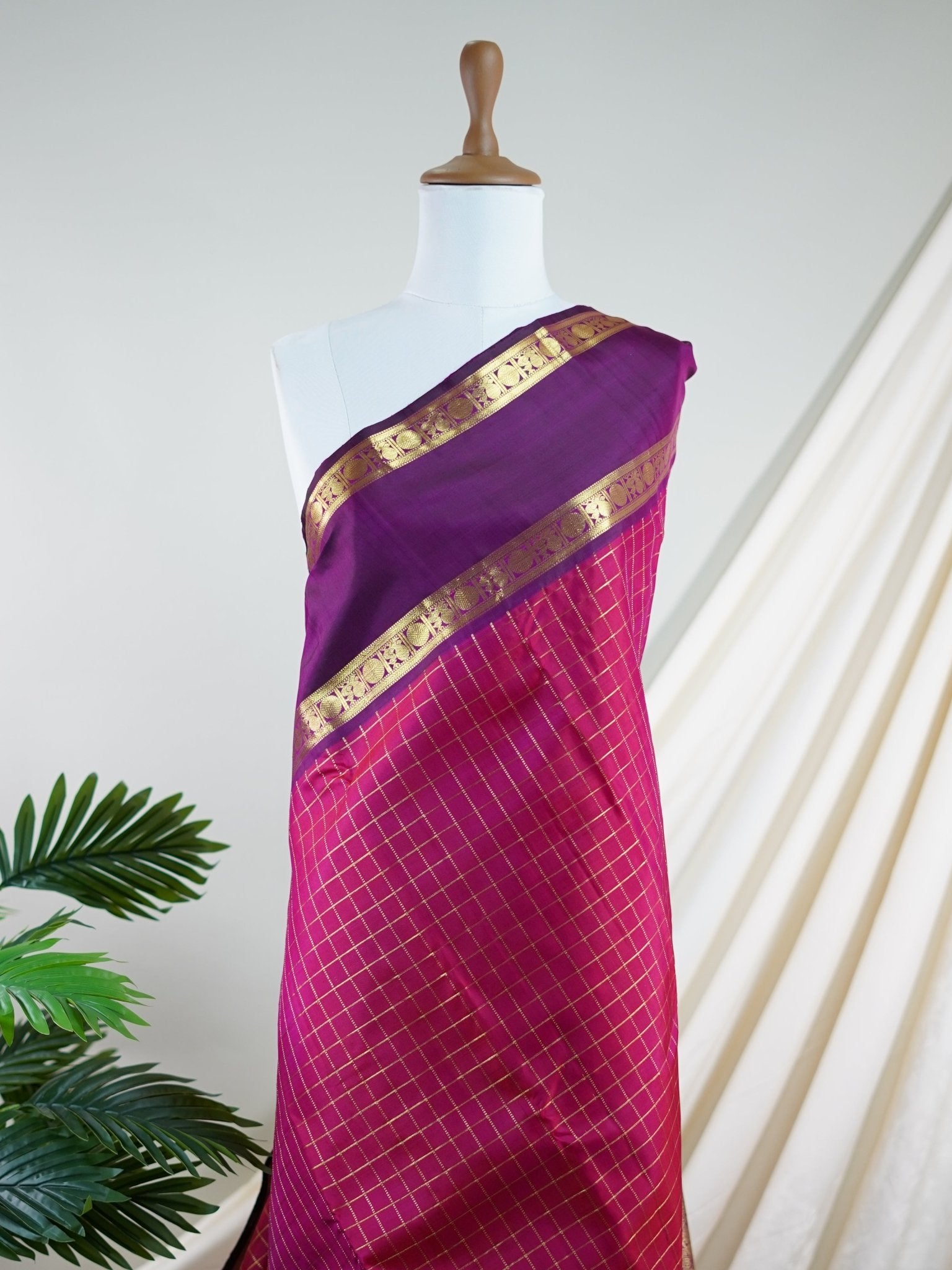 Kanchipuram Silk Pinkish Red 100% Pure Silk  - Manoranjitham Weaves - Handloom Store