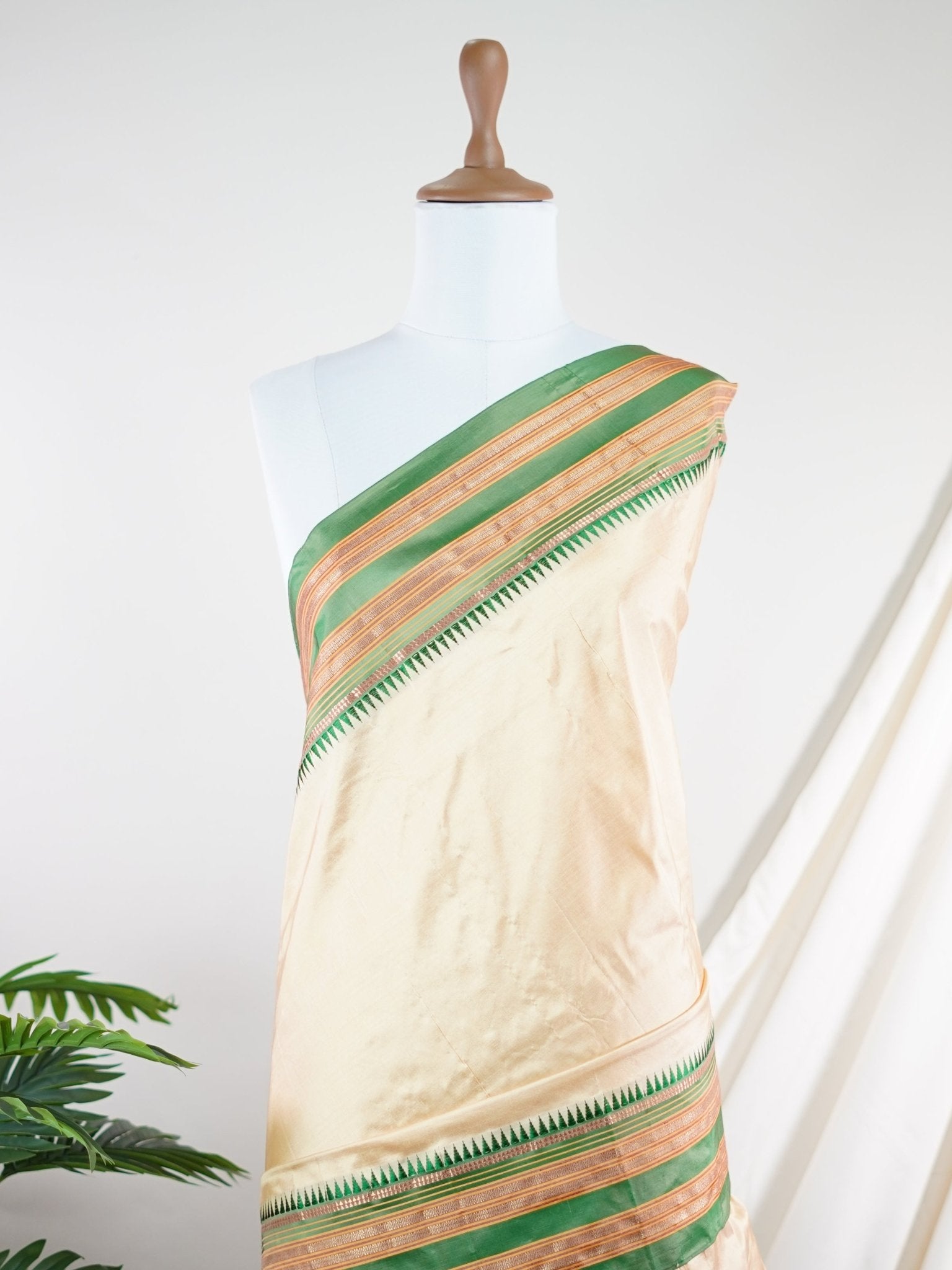 Narayanpet Cream 100% Pure Silk  - Manoranjitham Weaves - Handloom Store