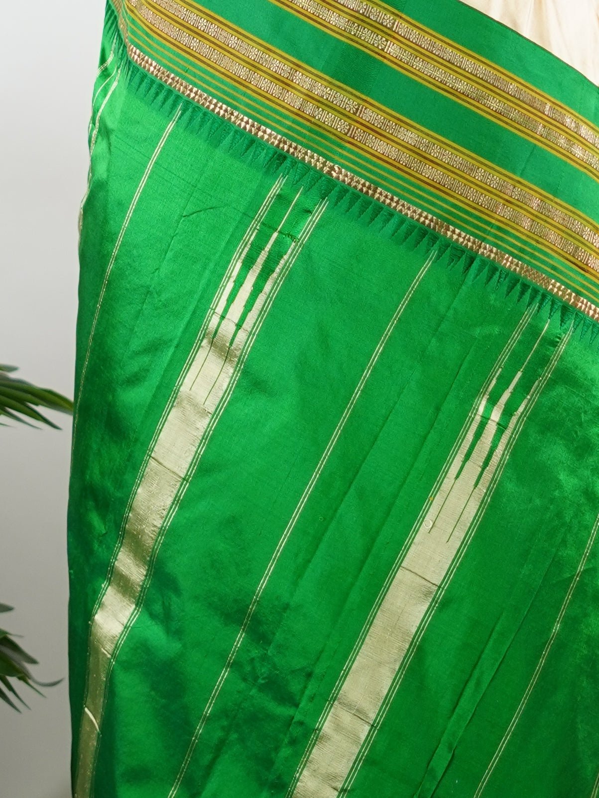 Narayanpet Cream 100% Pure Silk  - Manoranjitham Weaves - Handloom Store