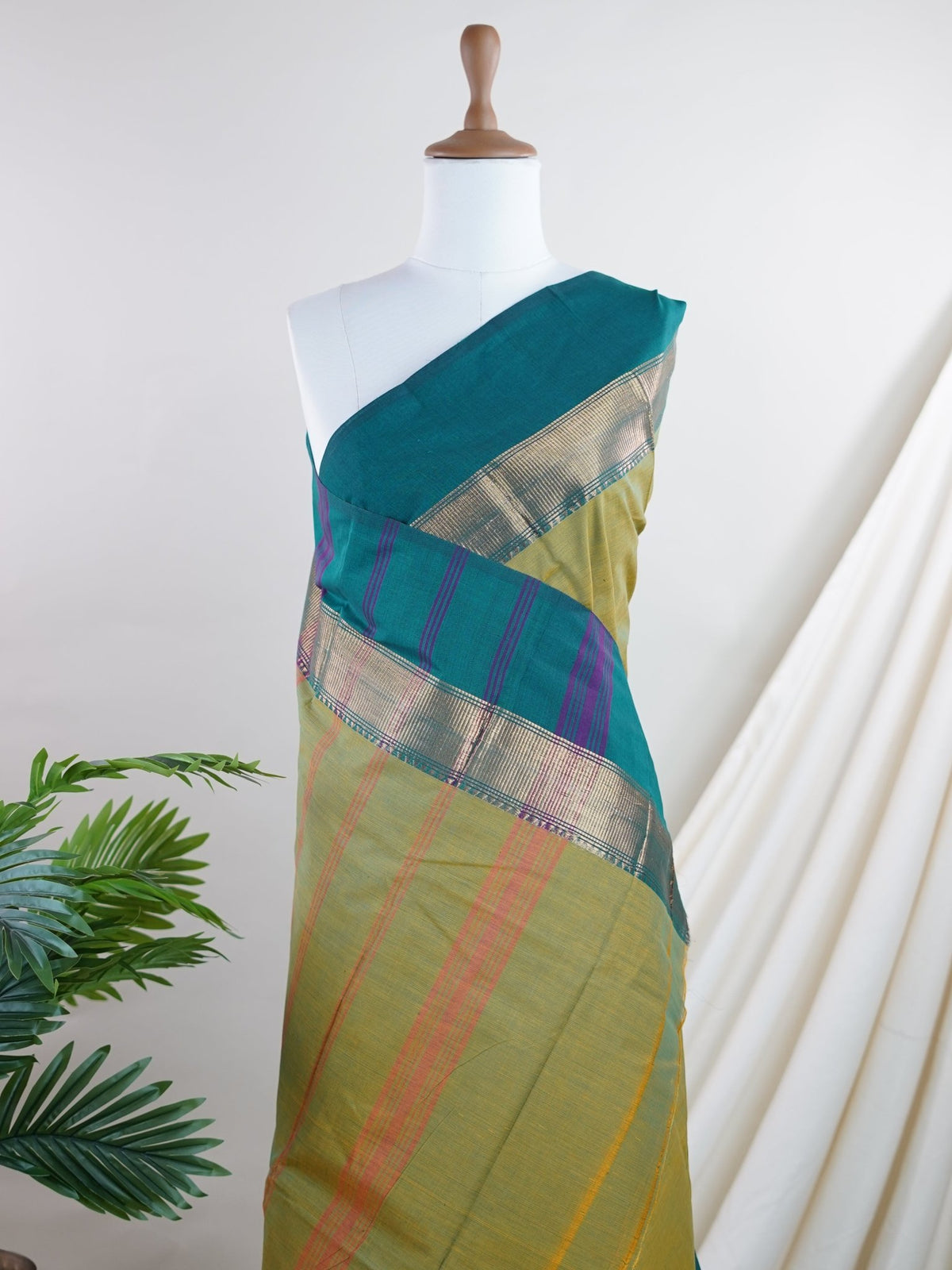 Kanchipuram Cottons Green 100% Pure Cotton - Manoranjitham Weaves - Handloom Store