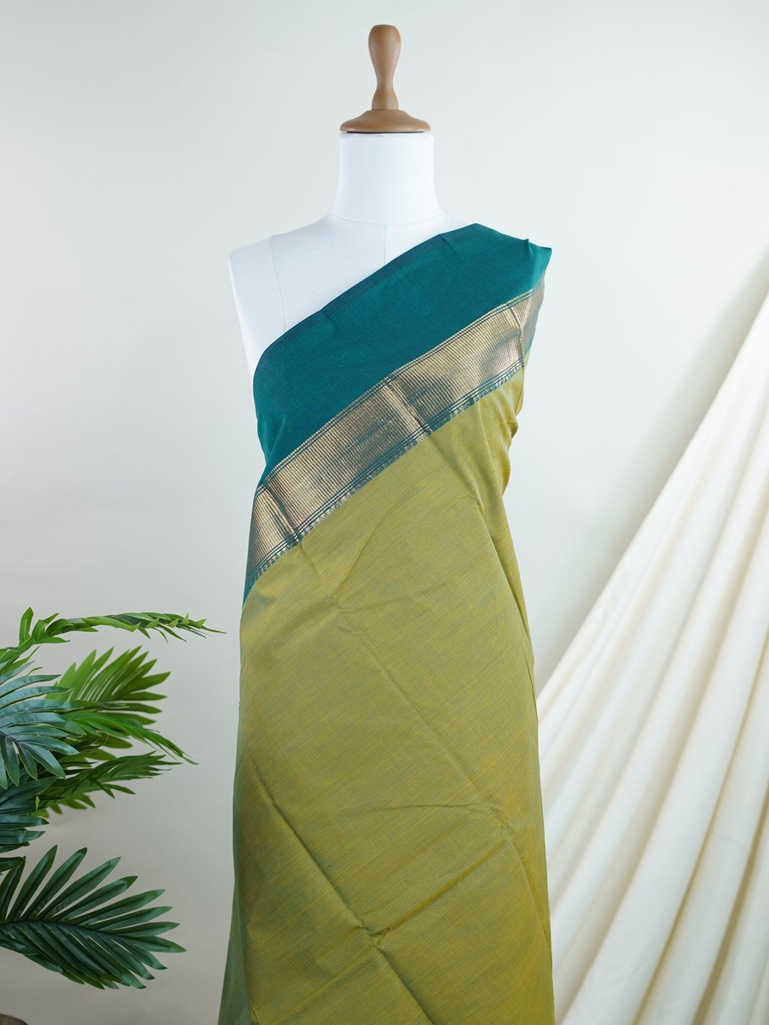 Kanchipuram Cottons Green 100% Pure Cotton - Manoranjitham Weaves - Handloom Store