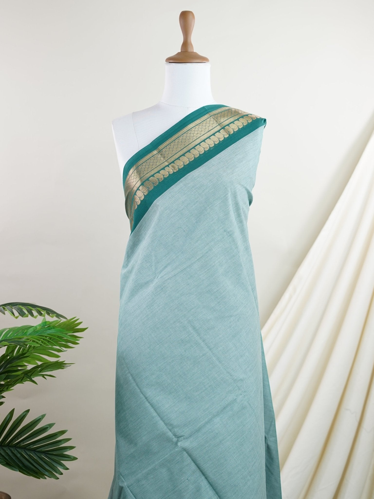 Kanchipuram Cottons Green 100% Pure Cotton - Manoranjitham Weaves - Handloom Store