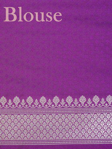 Katan Woven in the legendary looms of Varanasi, this Katan semi silk saree features an elegant all-over jaal that glistens across its lustrous body. The intricate pattern lends it a regal charm, perfect for weddings, receptions, and festive occasions. A graceful union of heritage and craftsmanship.
#KatanSemiSilk #JaalWeave #VaranasiElegance #HandloomHeritage #FestiveSaree #Manoranjitham Jayanthi - Manoranjitham Weaves - Handloom Store