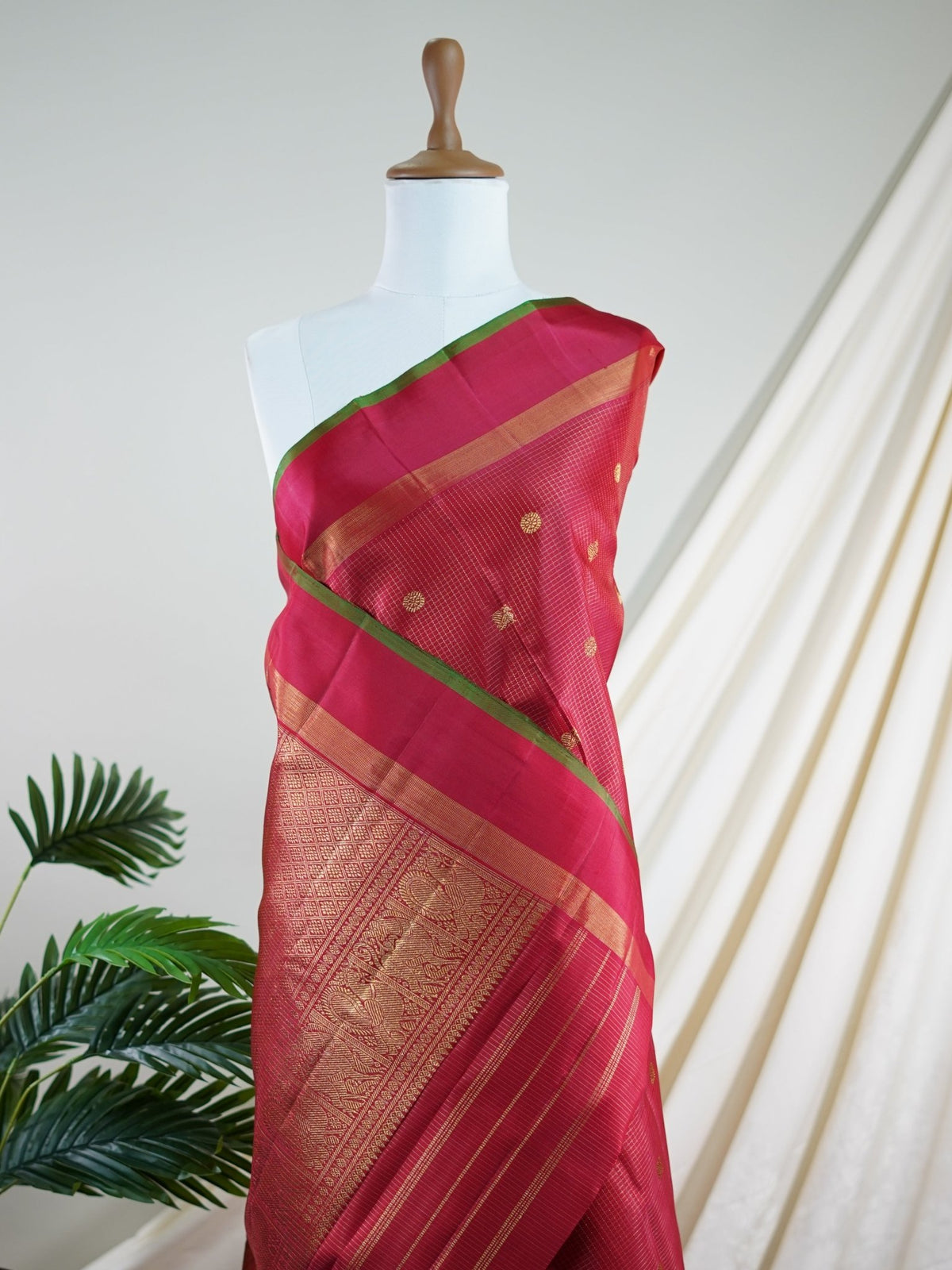 Kanchipuram Silk Red 100% Pure Silk  - Manoranjitham Weaves - Handloom Store