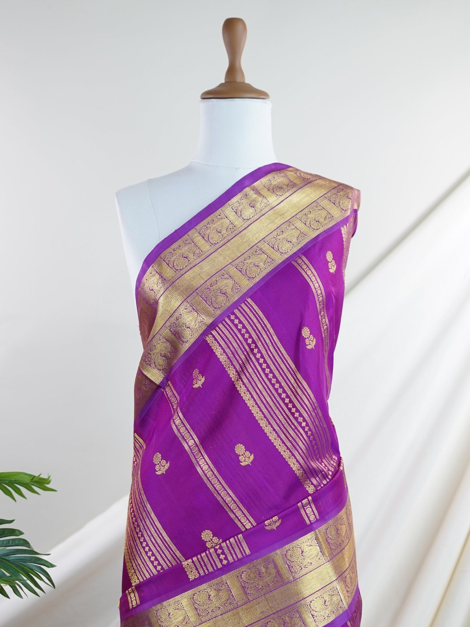 Venkatagiri Silk  100% Pure Silk  - Manoranjitham Weaves - Handloom Store