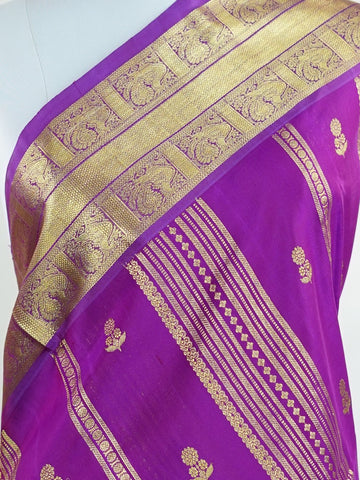 Venkatagiri Silk Woven in the heart of Andhra Pradesh, this Venkatagiri handloom saree is a symbol of regal elegance and heritage. Known for its soft texture and intricate craftsmanship, it drapes gracefully for weddings, pujas, and festive moments. Each thread carries tradition, making it a cherished piece of South Indian artistry. Lightweight yet luxurious — a true sree in every sense. Kavana - Manoranjitham Weaves - Handloom Store
