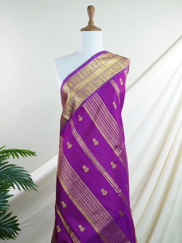 Venkatagiri Silk Woven in the heart of Andhra Pradesh, this Venkatagiri handloom saree is a symbol of regal elegance and heritage. Known for its soft texture and intricate craftsmanship, it drapes gracefully for weddings, pujas, and festive moments. Each thread carries tradition, making it a cherished piece of South Indian artistry. Lightweight yet luxurious — a true sree in every sense. Kavana - Manoranjitham Weaves - Handloom Store