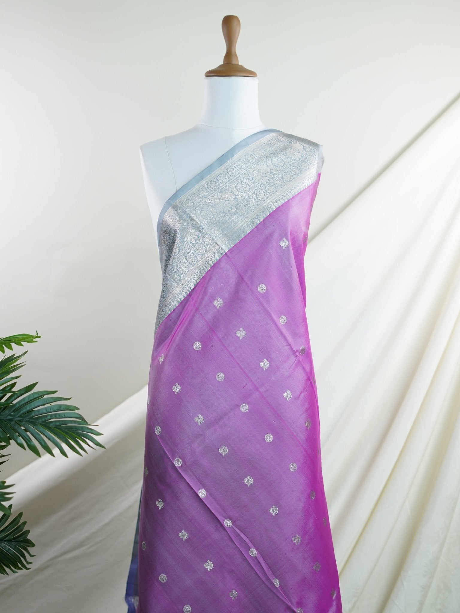 Venkatagiri Silk  100% Pure Silk  - Manoranjitham Weaves - Handloom Store