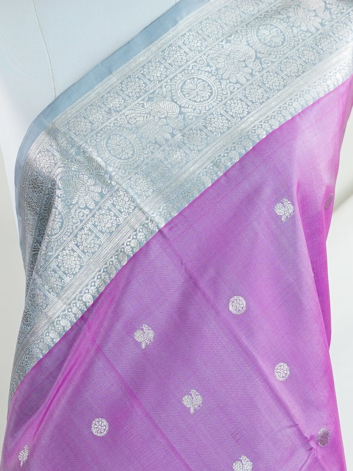Venkatagiri Silk  100% Pure Silk  - Manoranjitham Weaves - Handloom Store
