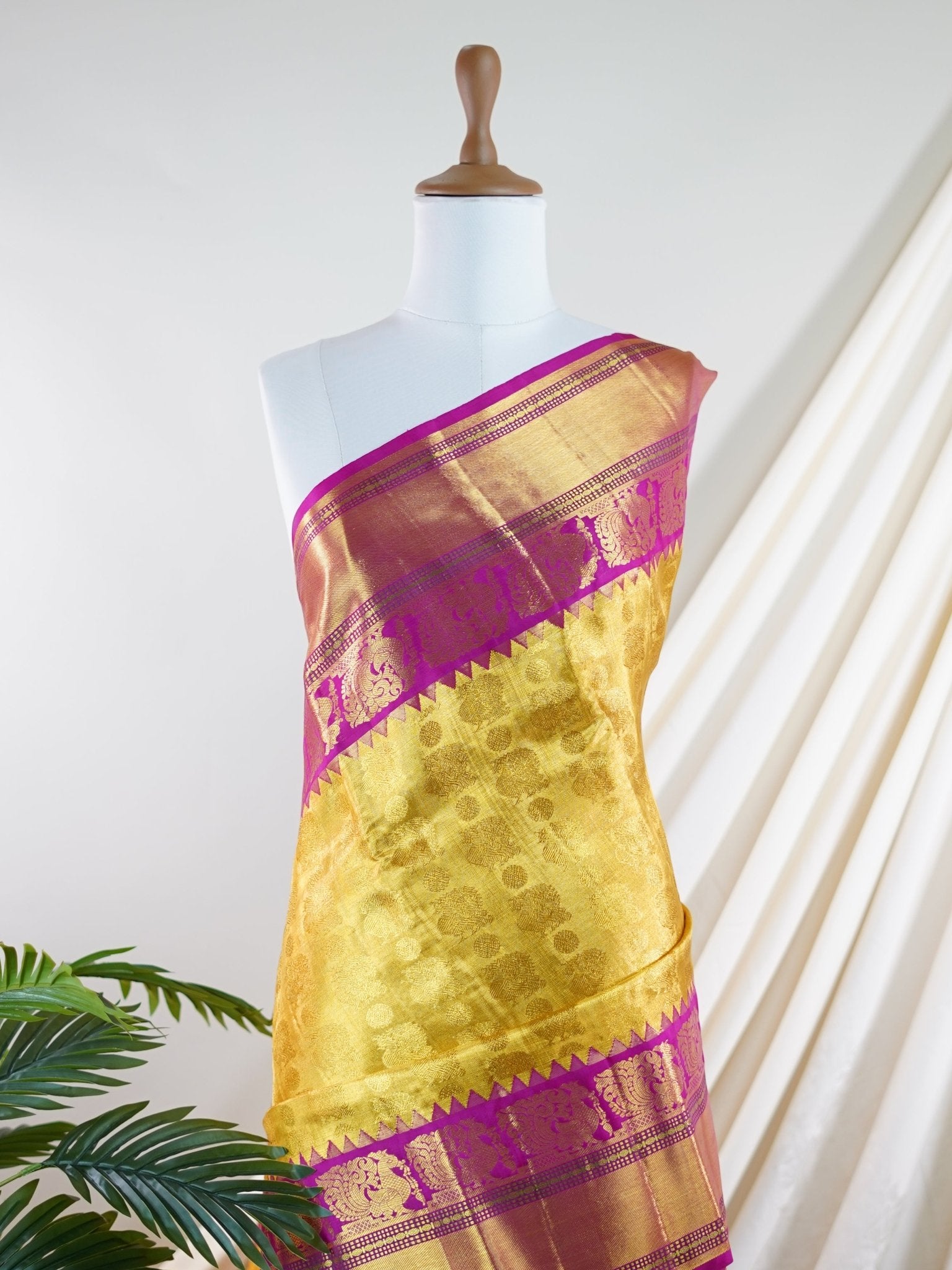 Kanchipuram Silk Gold 100% Pure Silk  - Manoranjitham Weaves - Handloom Store