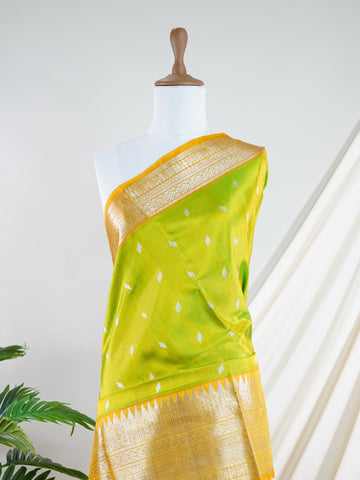 Venkatagiri Silk Woven in the heart of Andhra Pradesh, this Venkatagiri handloom saree is a symbol of regal elegance and heritage. Known for its soft texture and intricate craftsmanship, it drapes gracefully for weddings, pujas, and festive moments. Each thread carries tradition, making it a cherished piece of South Indian artistry. Lightweight yet luxurious — a true sree in every sense. Lavangi - Manoranjitham Weaves - Handloom Store