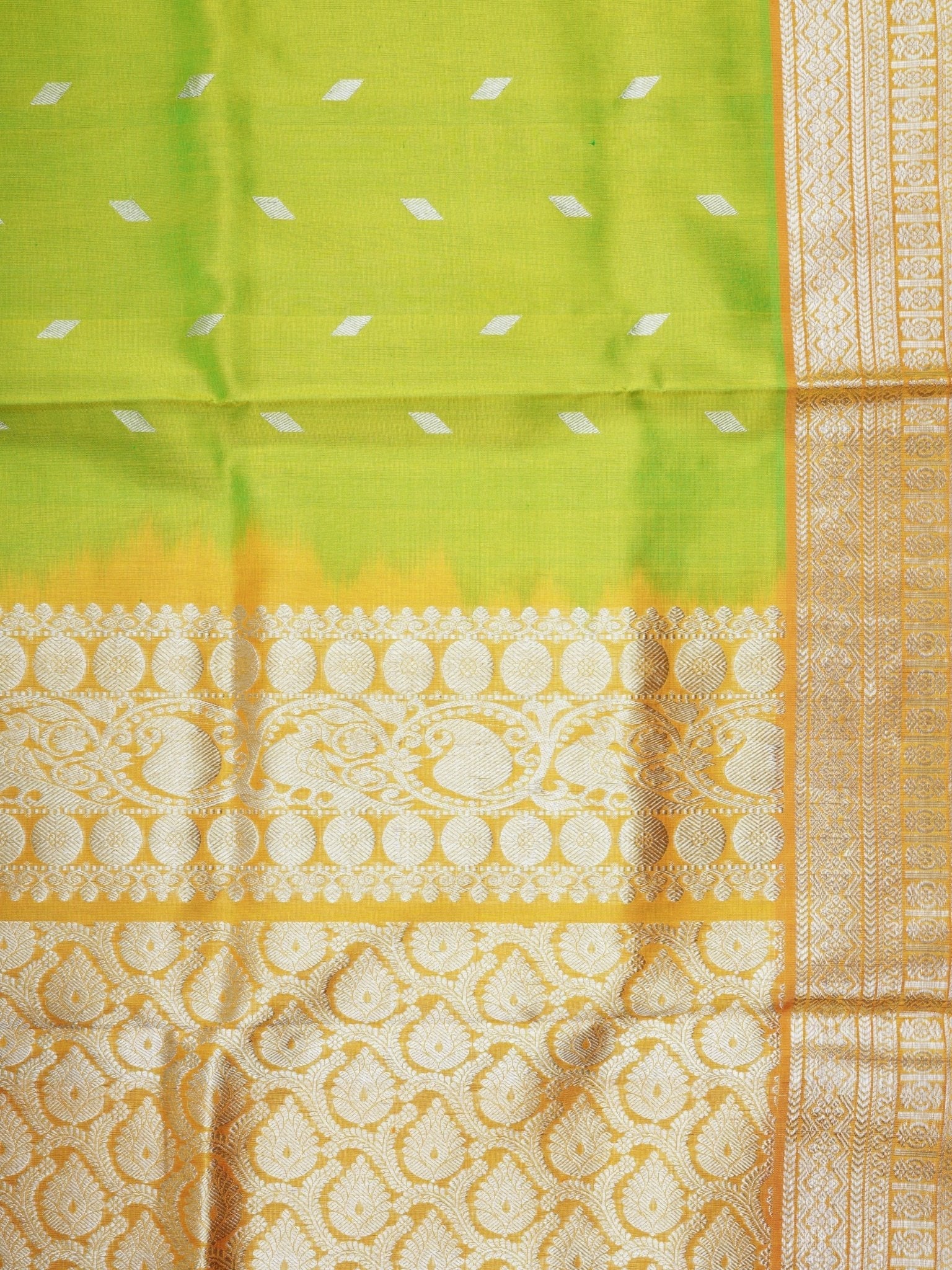 Venkatagiri Silk Leafy green 100% Pure Silk  - Manoranjitham Weaves - Handloom Store