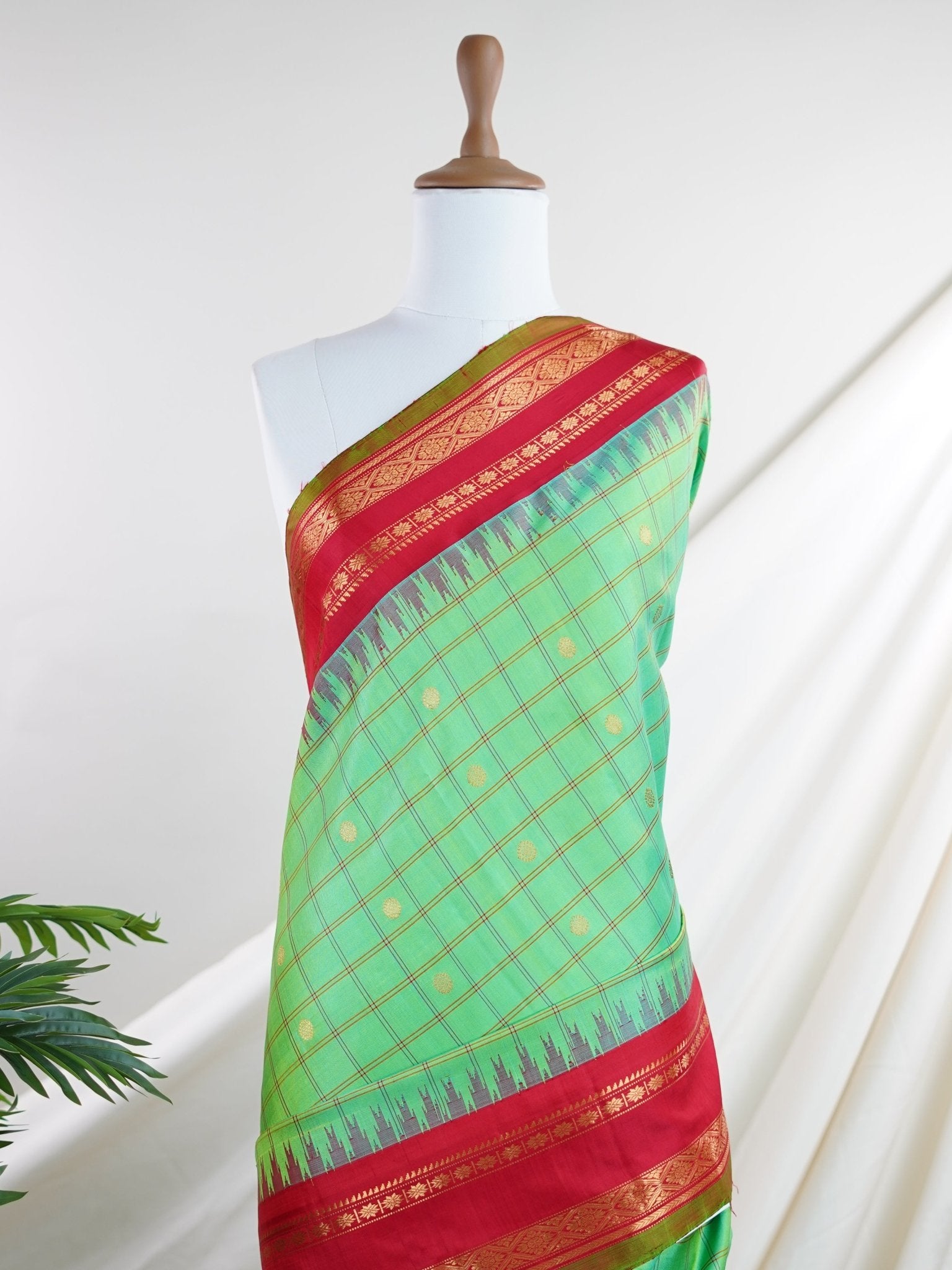 Gadwal Silk  100% Pure Silk  - Manoranjitham Weaves - Handloom Store