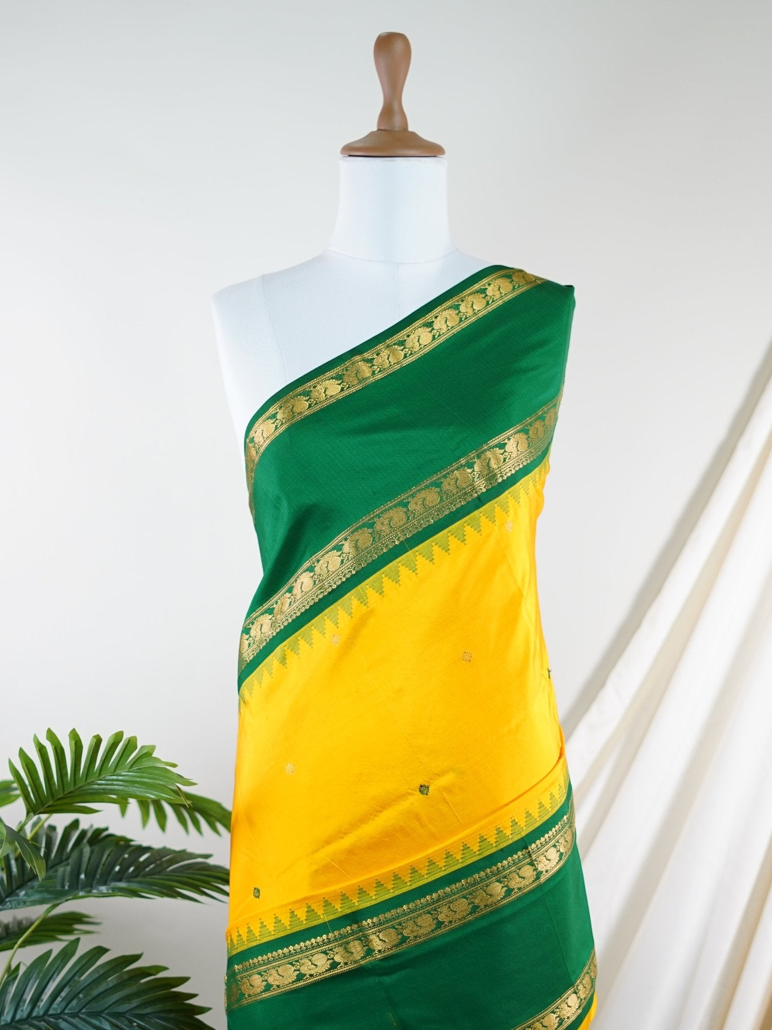 Narayanpet Yellow 100% Pure Silk  - Manoranjitham Weaves - Handloom Store